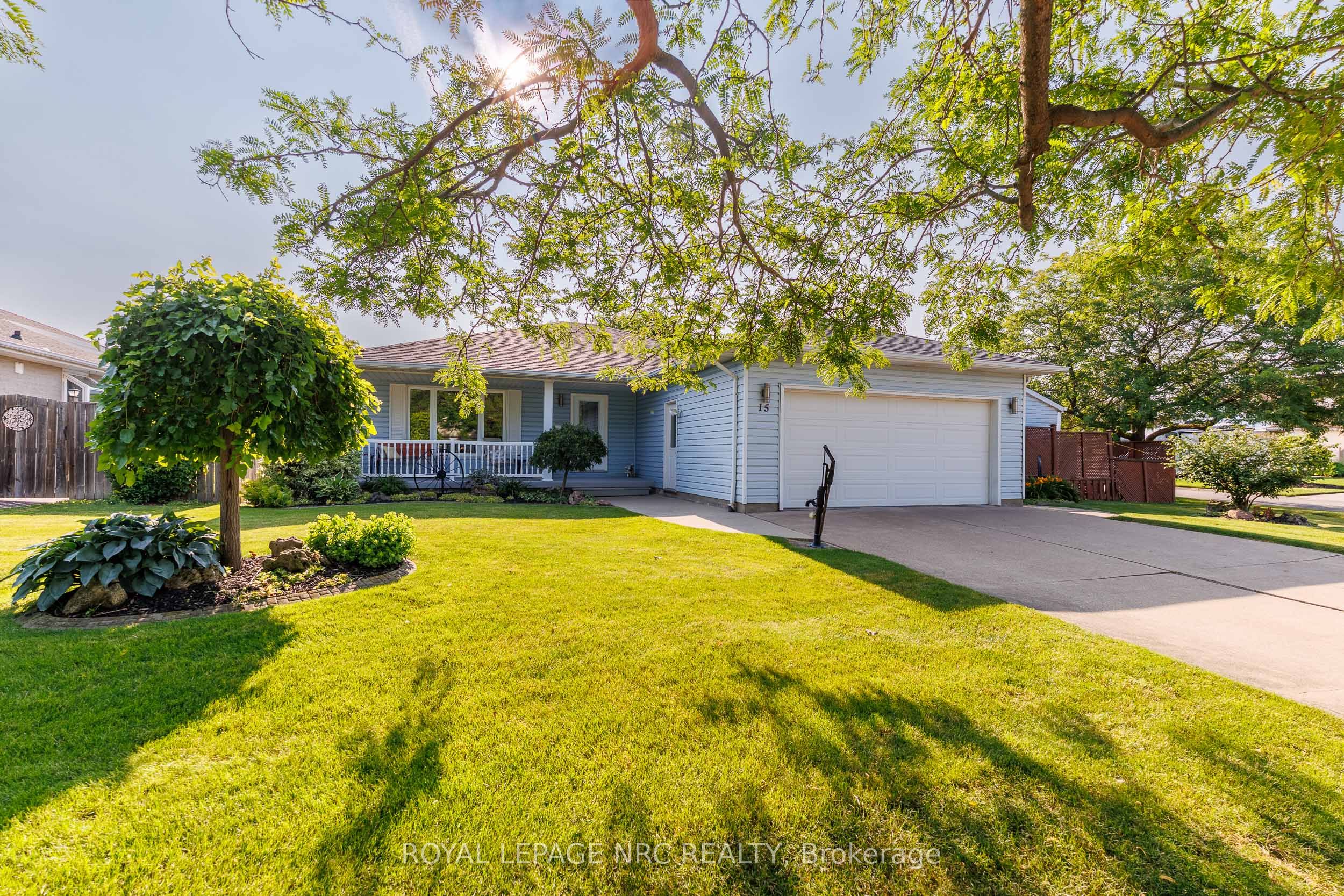 15 Foxhill Crescent Property Photo 2