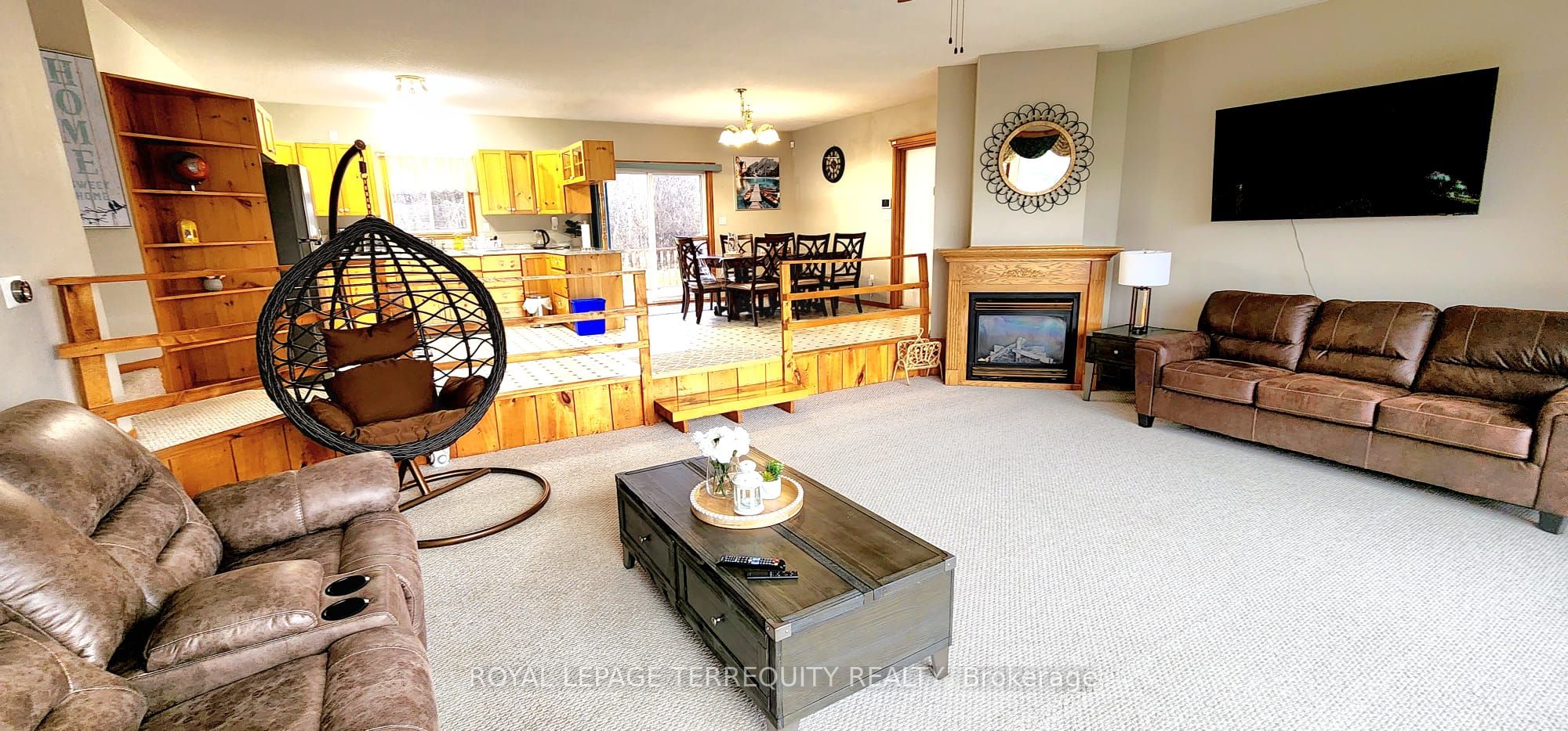 117 Front Street W Property Photo 12
