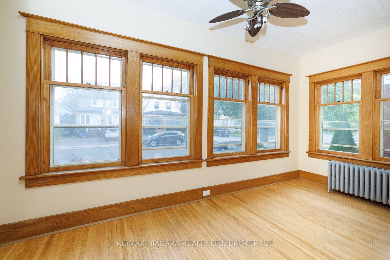 4997 Armoury Street Property Photo 4