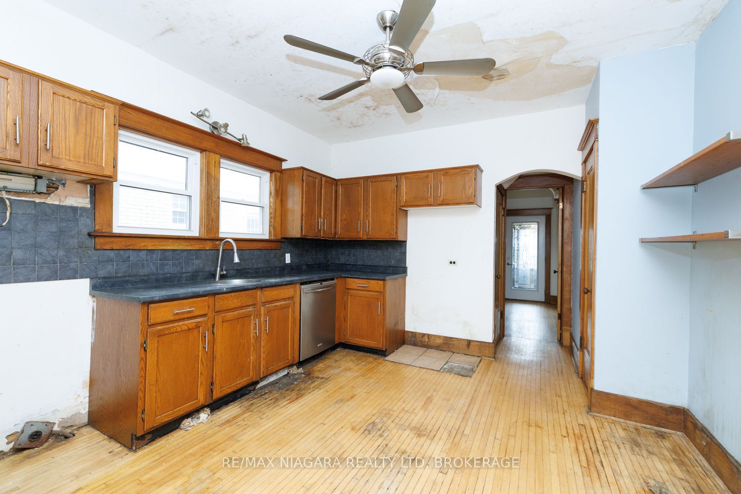 4997 Armoury Street Property Photo 9