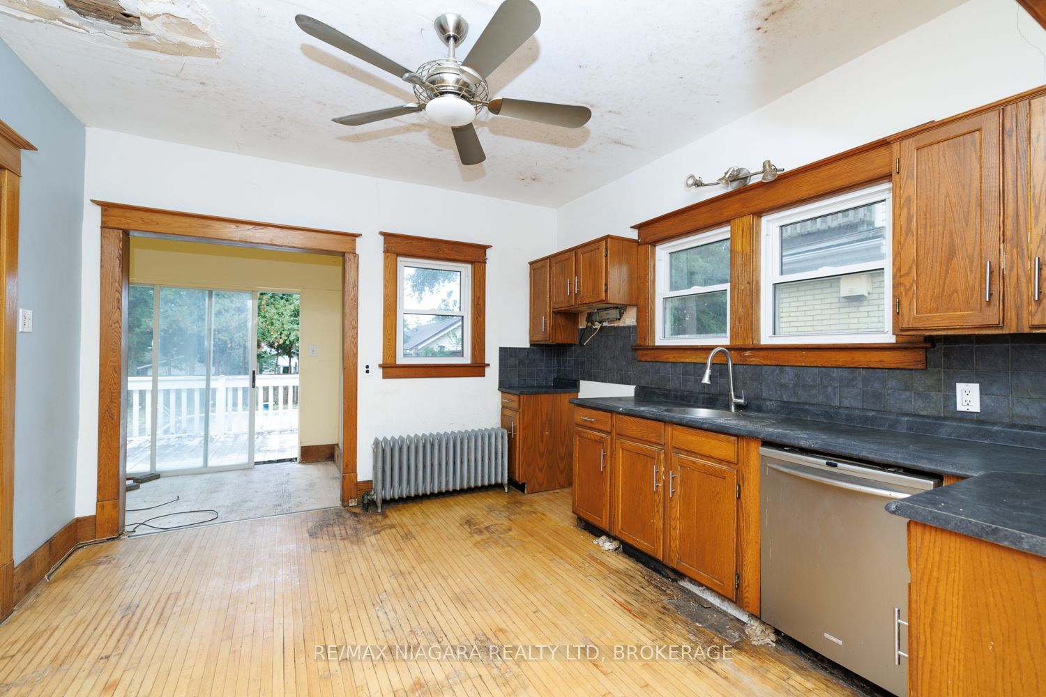 4997 Armoury Street Property Photo 10