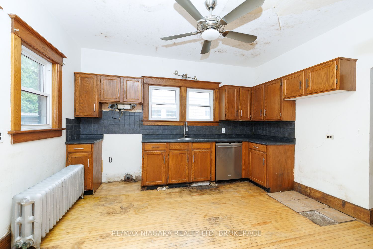 4997 Armoury Street Property Photo 11