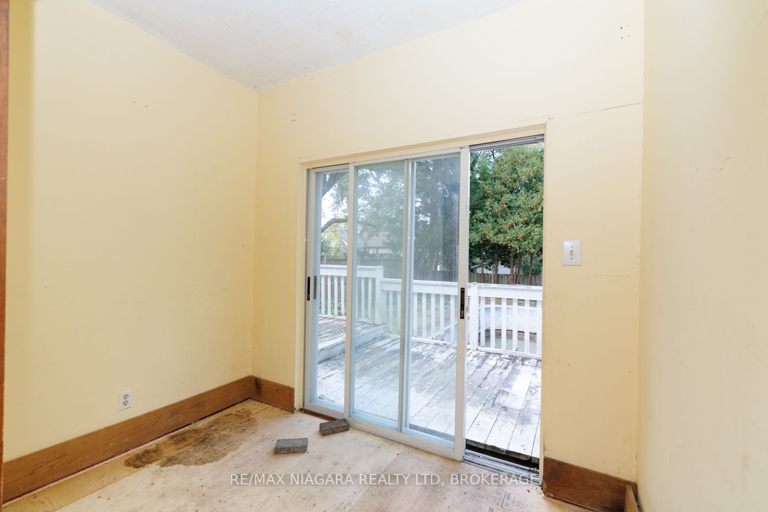 4997 Armoury Street Property Photo 24