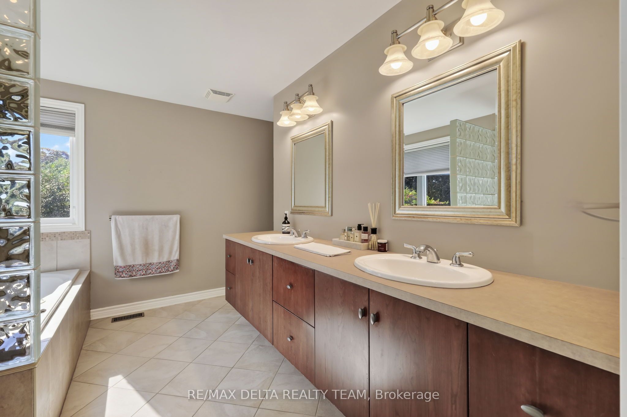 489 Evered Avenue Property Photo 33