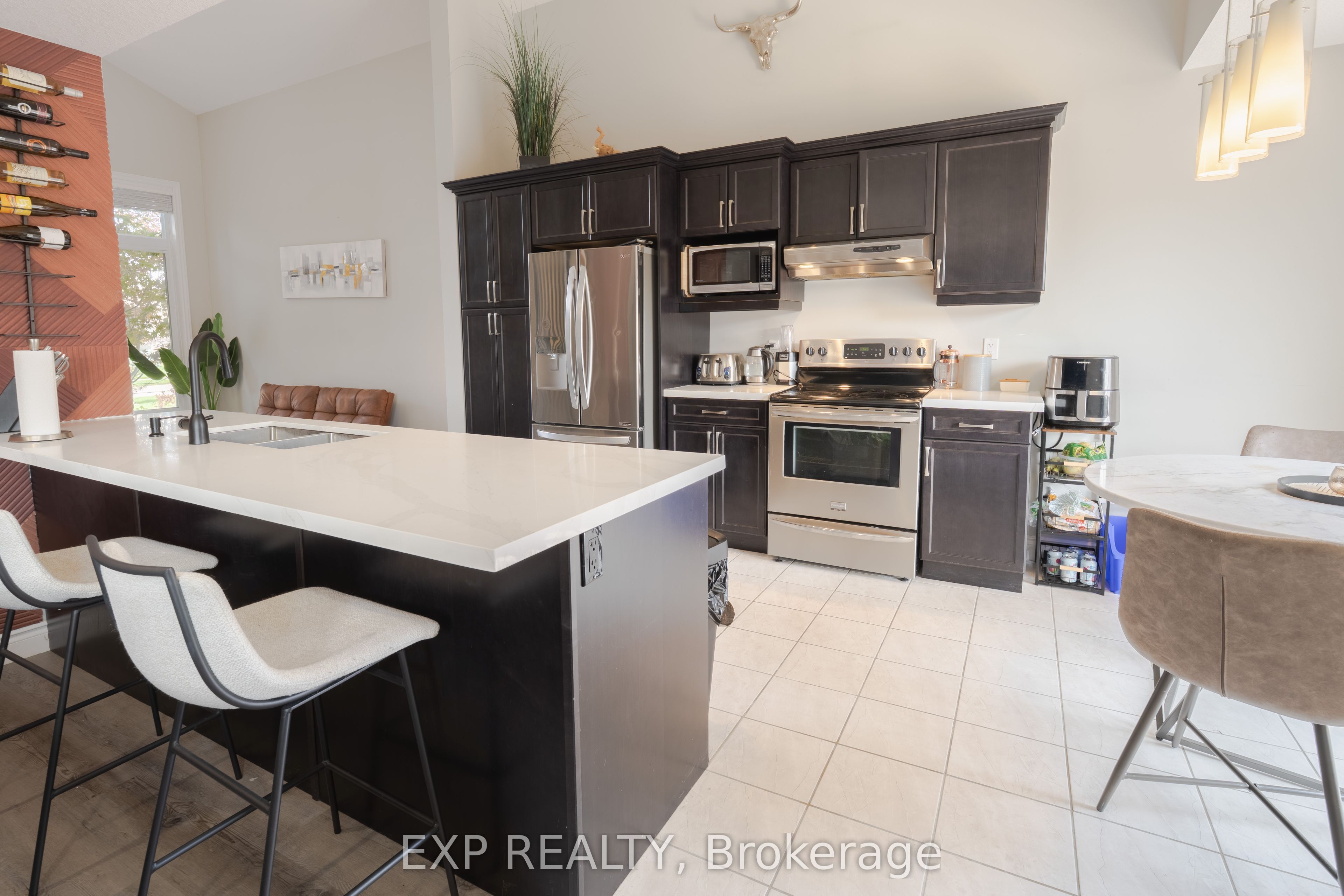 3200 Jinnies Way Property Photo 10
