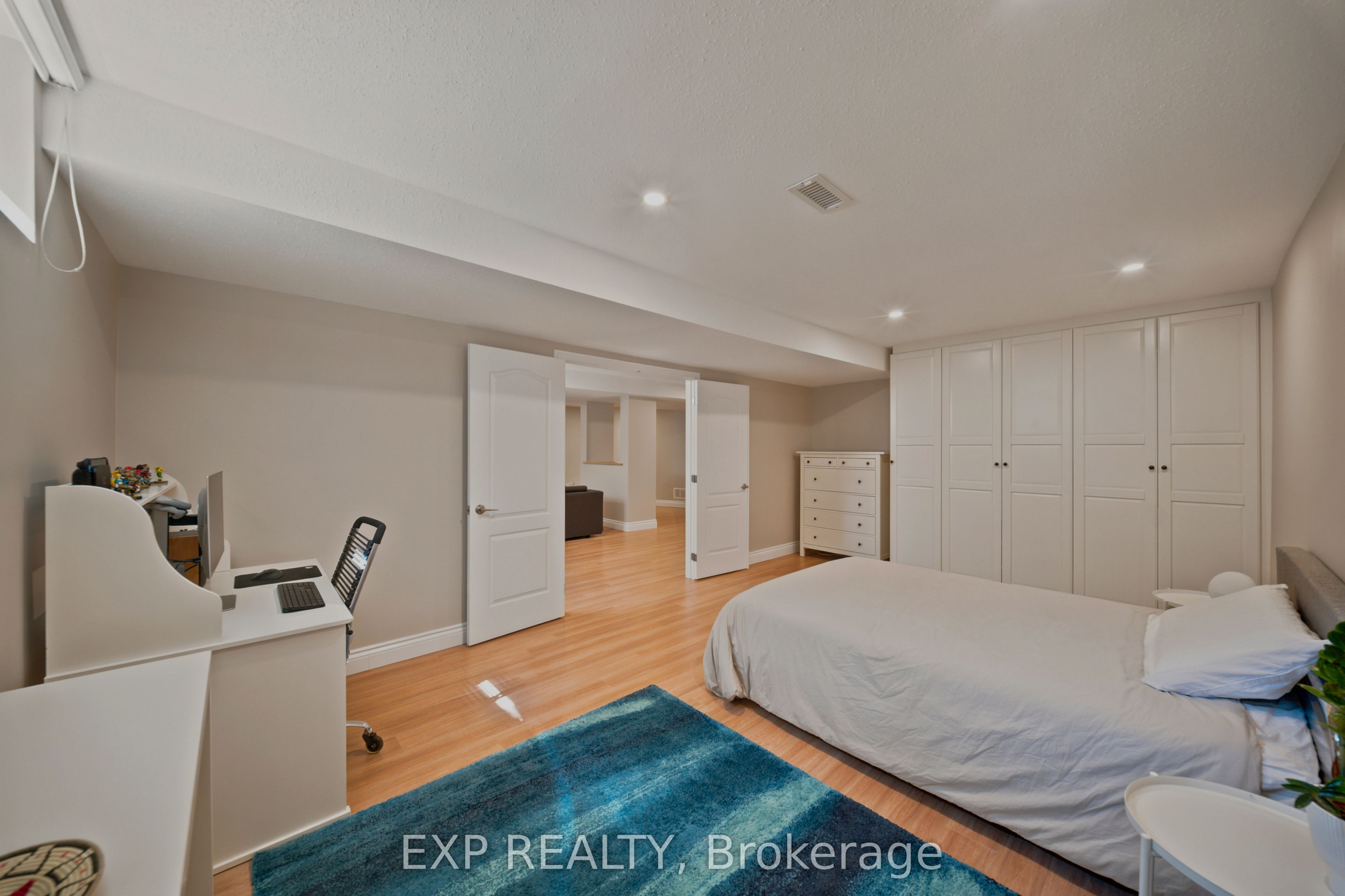 16 Bridlegate Place Property Photo 39