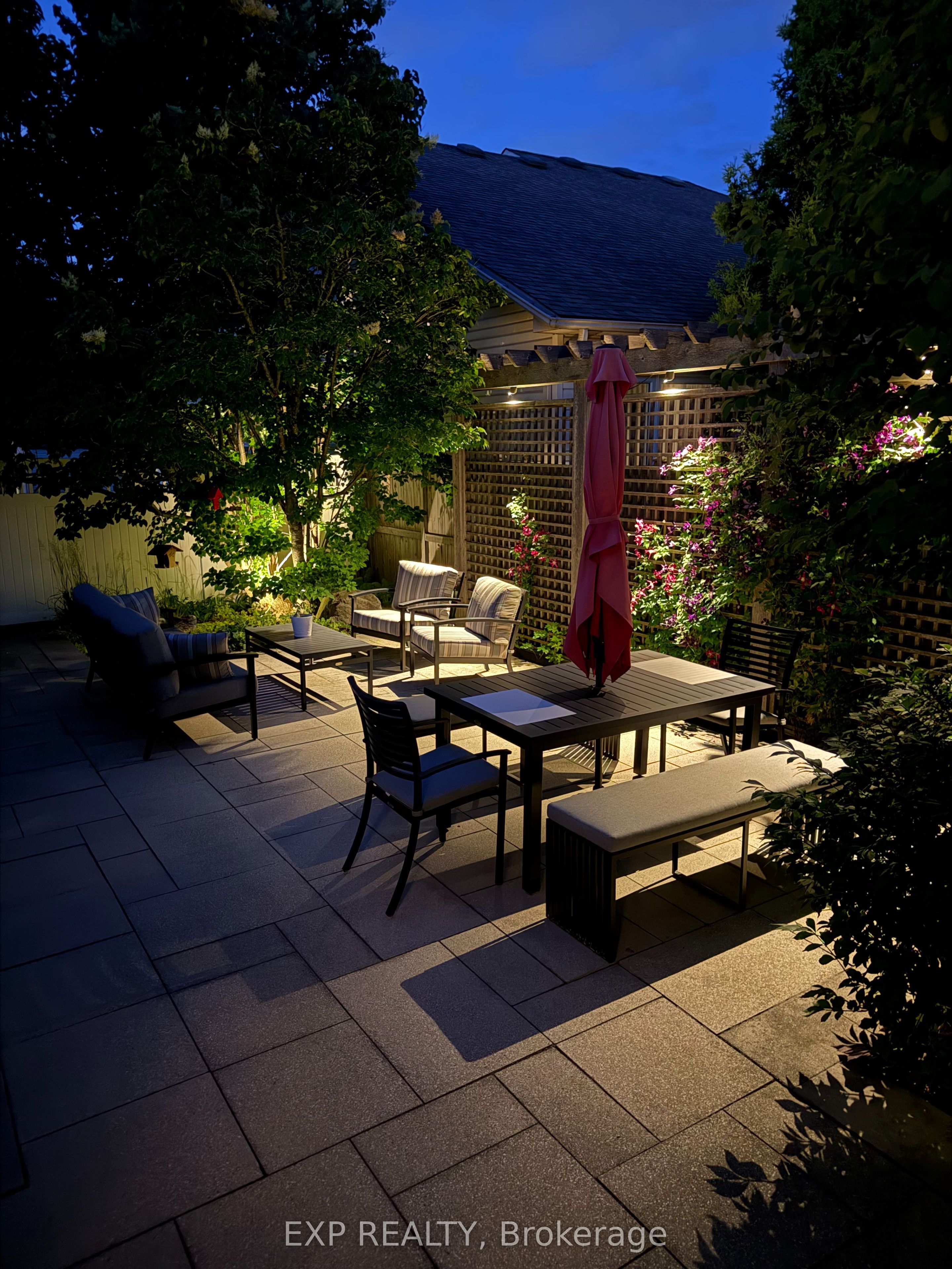 16 Bridlegate Place Property Photo 44