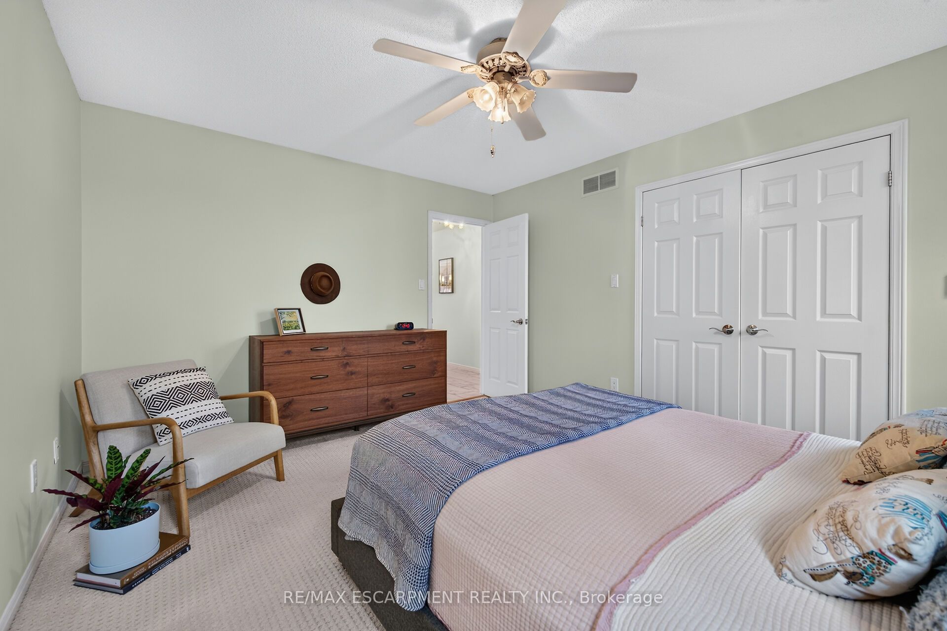 14 Steflar Street Property Photo 35