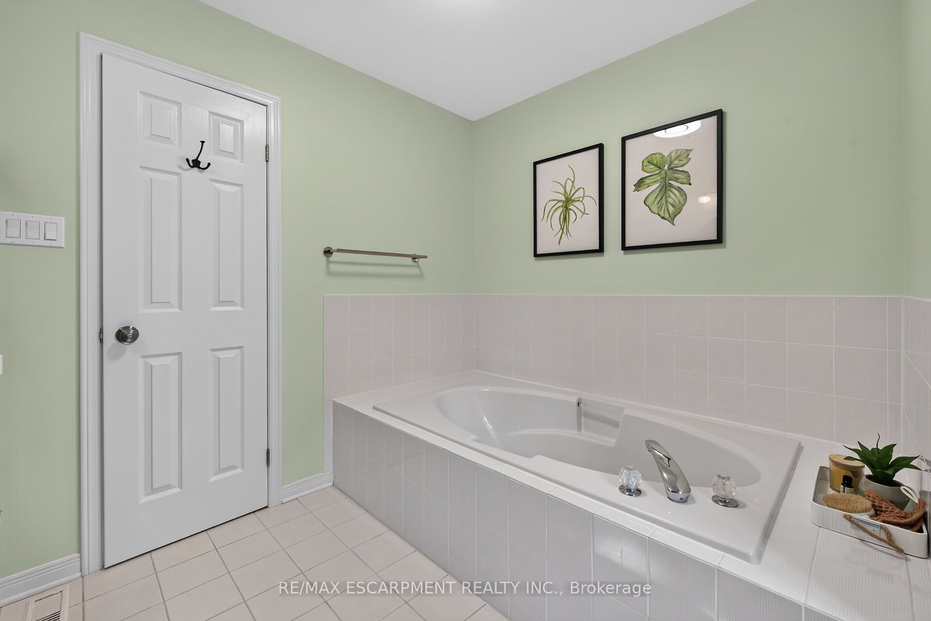 14 Steflar Street Property Photo 37