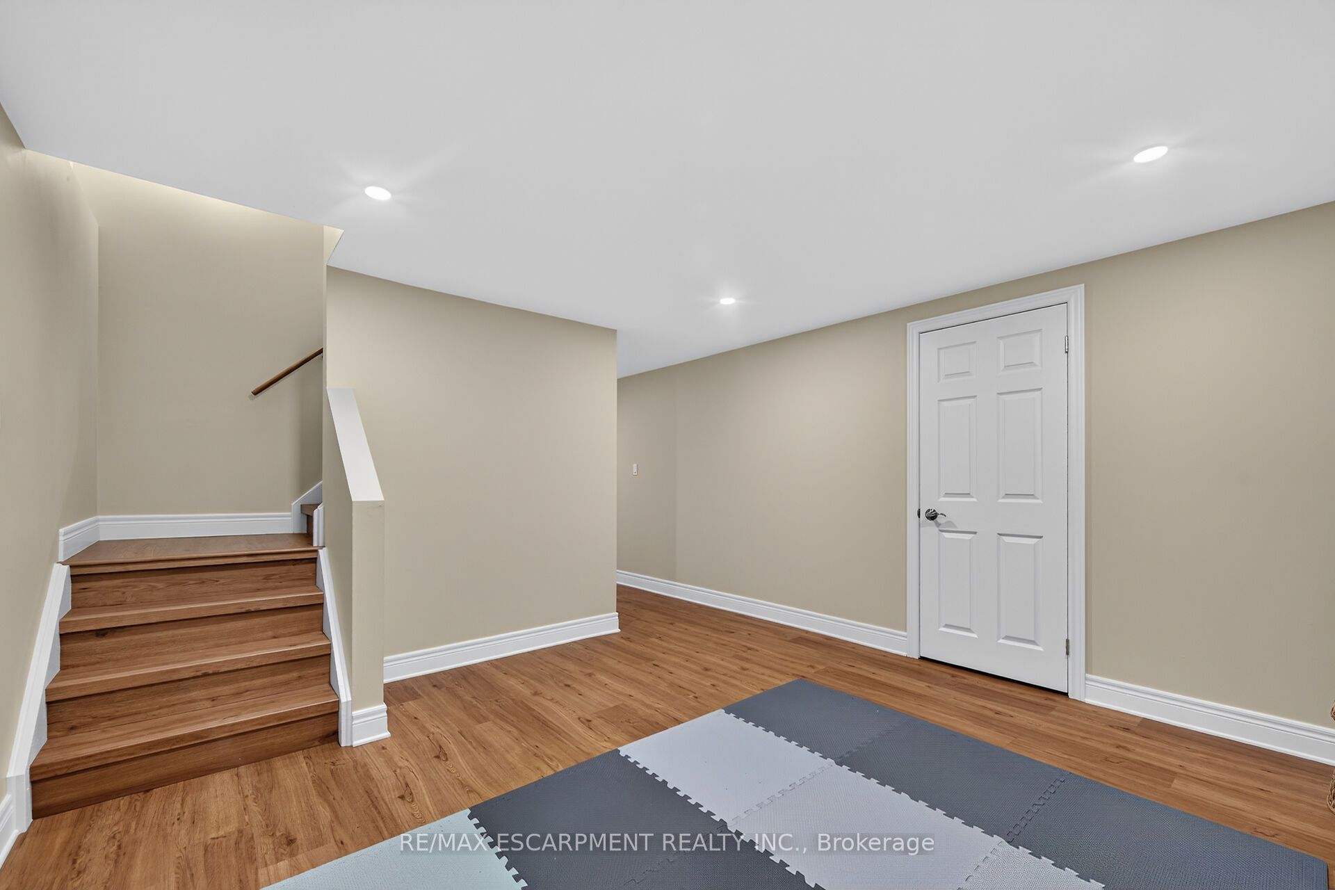 14 Steflar Street Property Photo 38