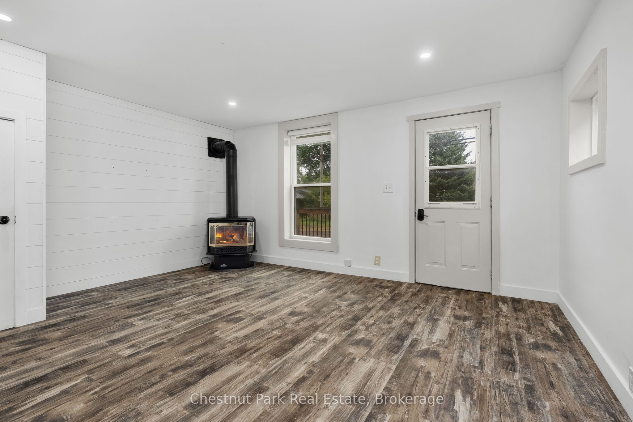 156 Main Street Property Photo 5