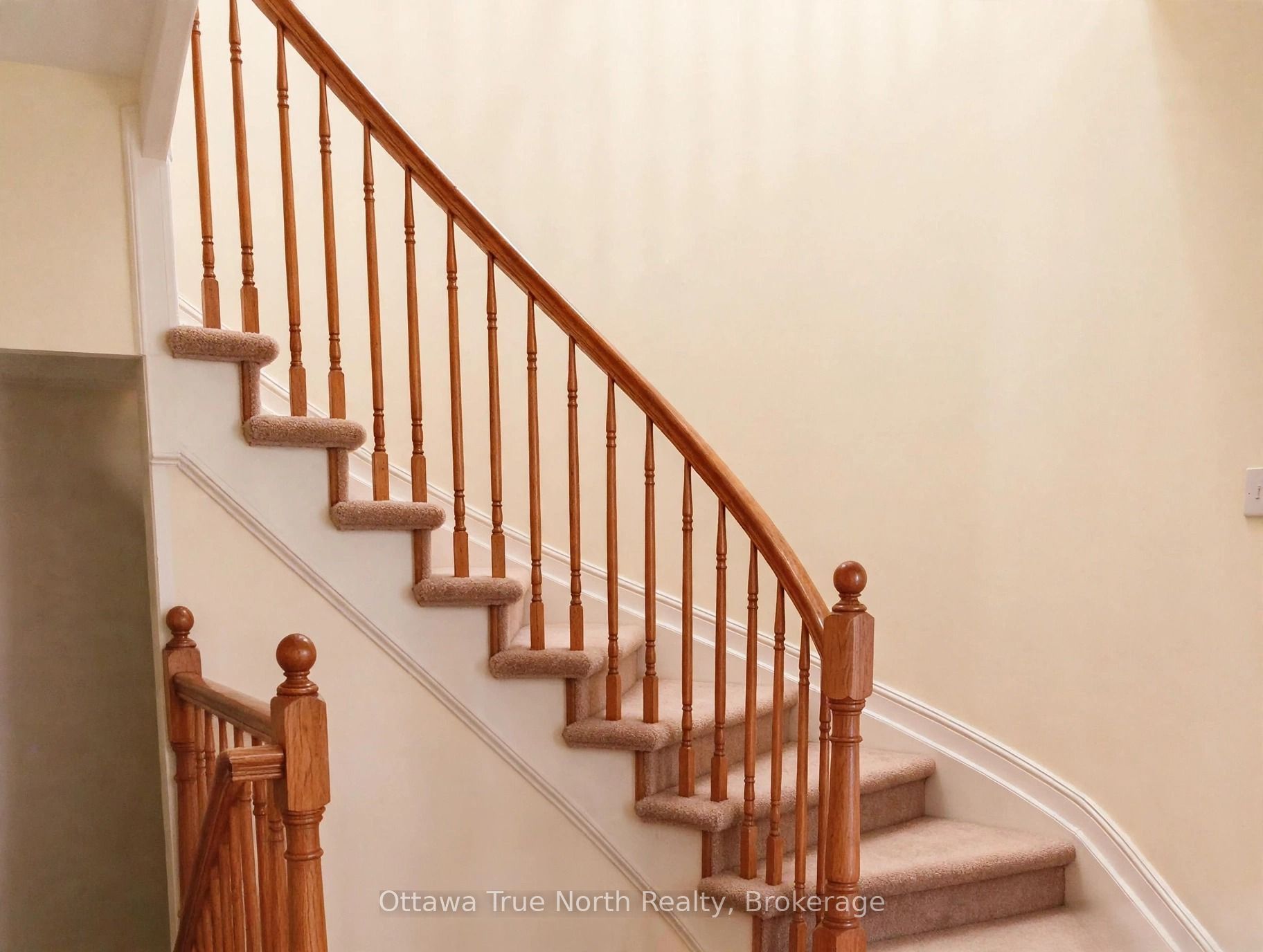 437 Celtic Ridge Crescent Property Photo 7