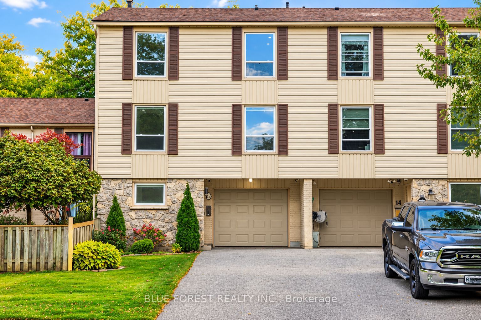 12 Mcmaster Crescent 8 Property Photo 1