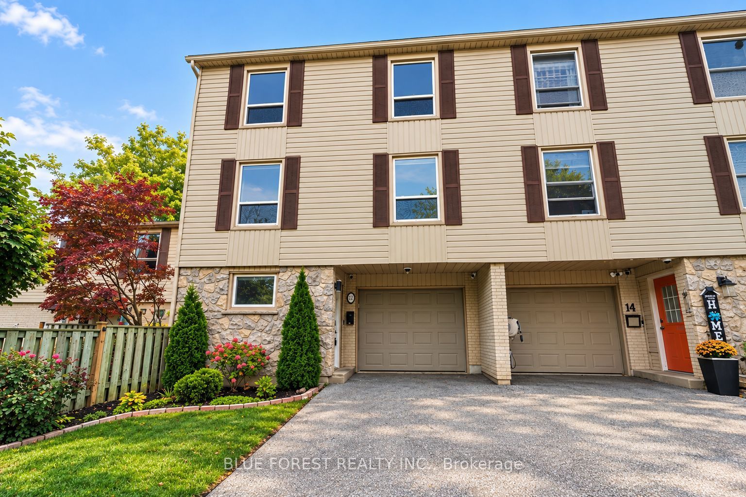 12 Mcmaster Crescent 8 Property Photo 2