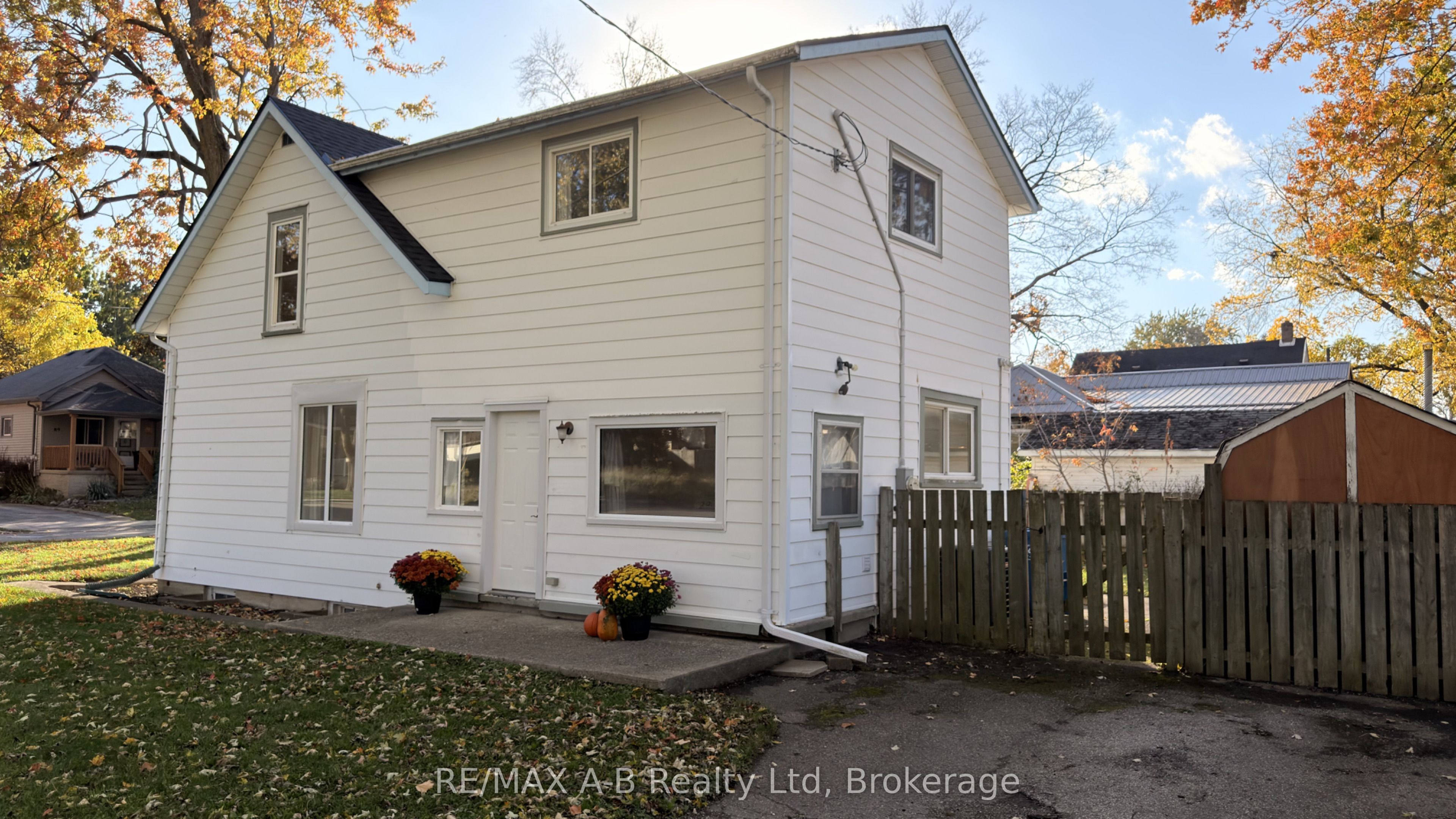 92 East Gore Street Property Photo 3