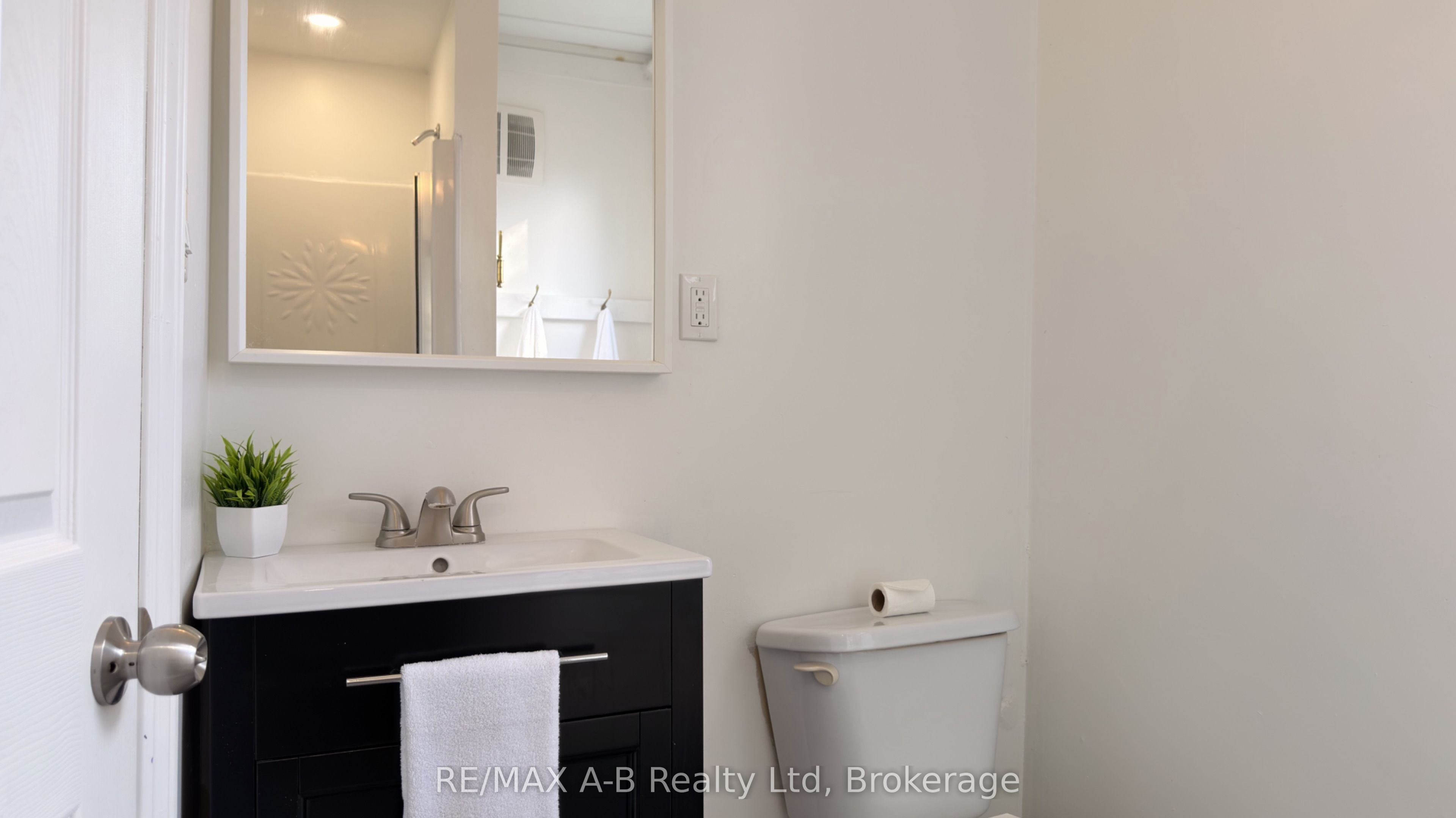 92 East Gore Street Property Photo 17