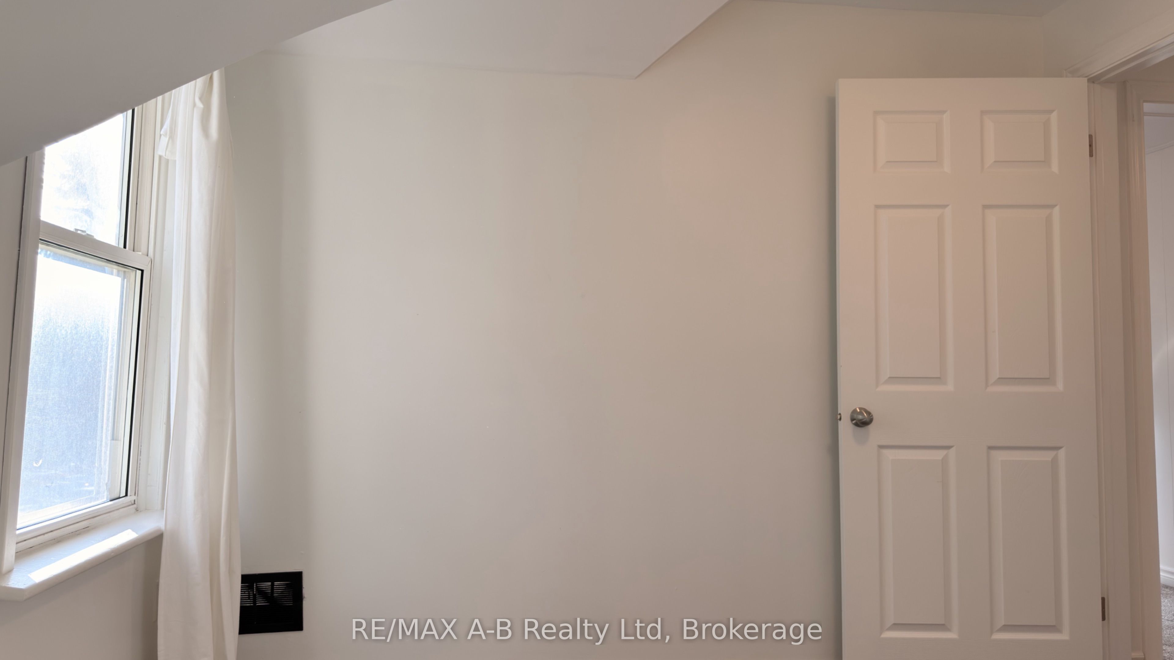 92 East Gore Street Property Photo 29