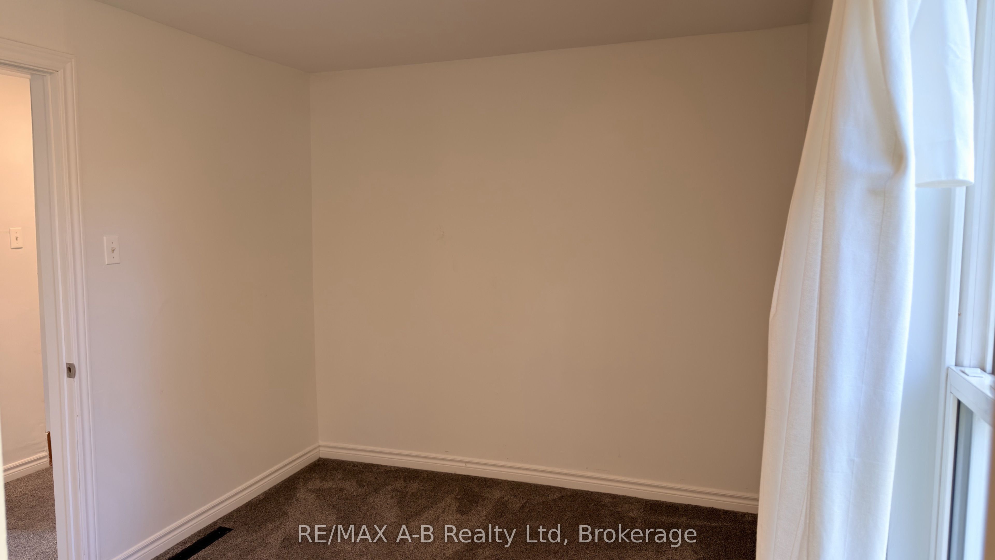 92 East Gore Street Property Photo 30