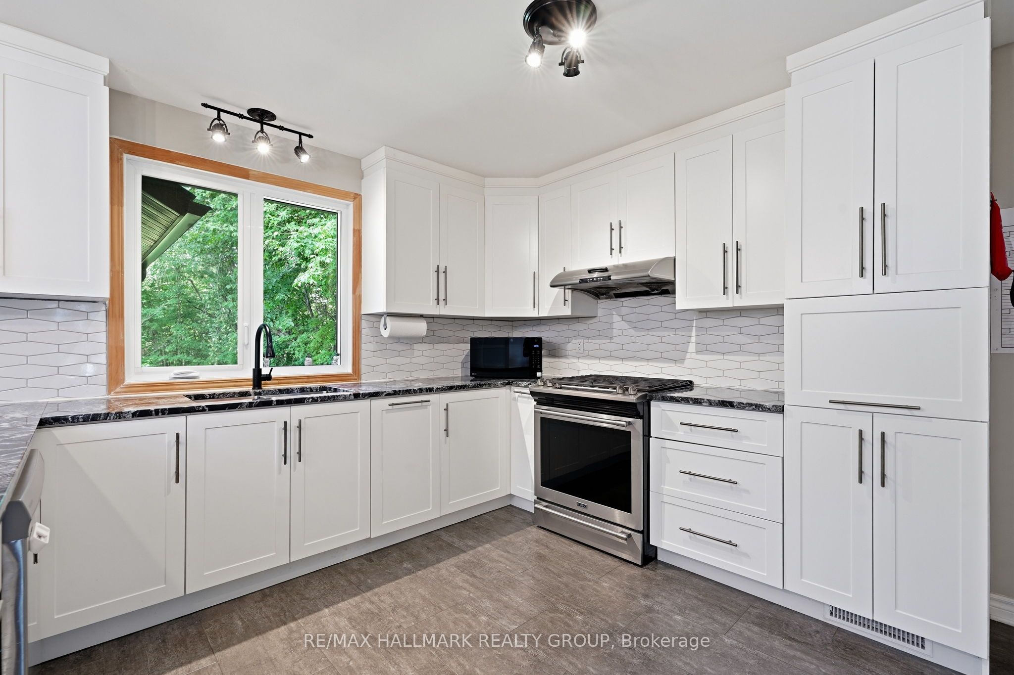 601 Lake George Road Property Photo 19