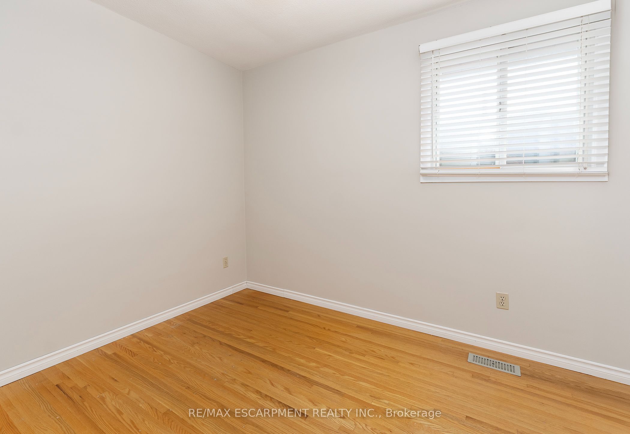 21 Green Forest Drive Property Photo 14