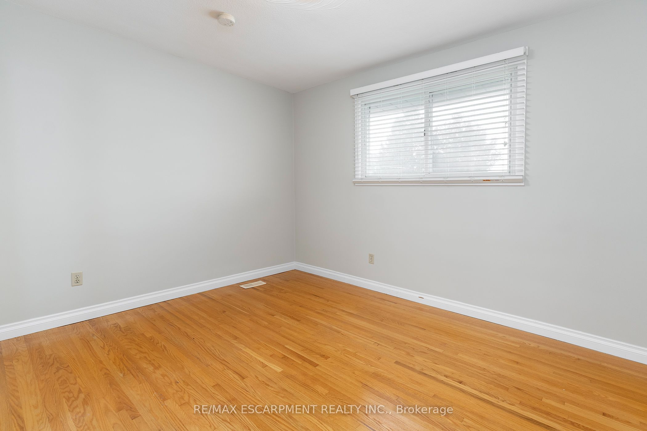 21 Green Forest Drive Property Photo 16