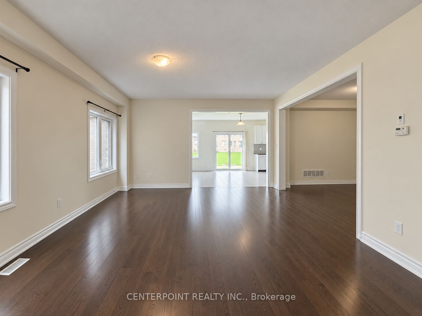 313 Ridley Crescent Property Photo 2