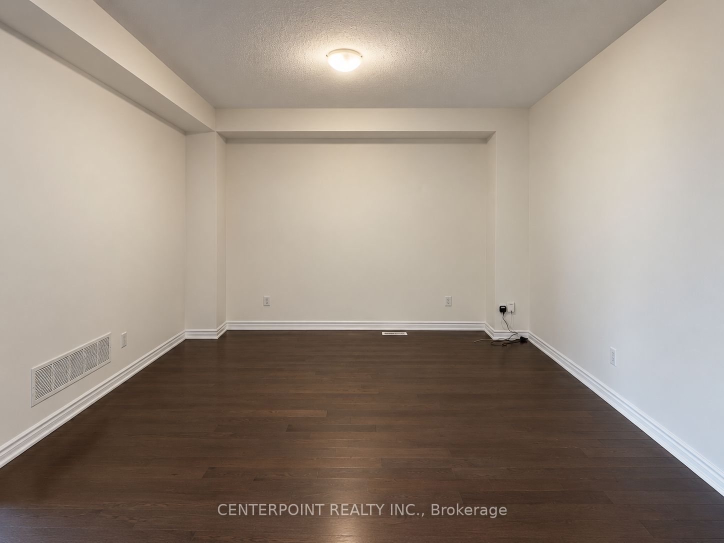 313 Ridley Crescent Property Photo 5