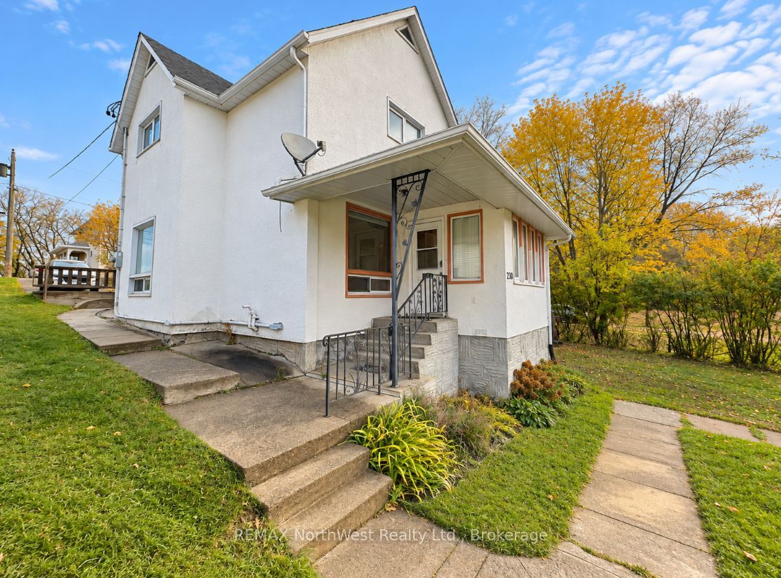 230 Fourth Street N Property Photo 2
