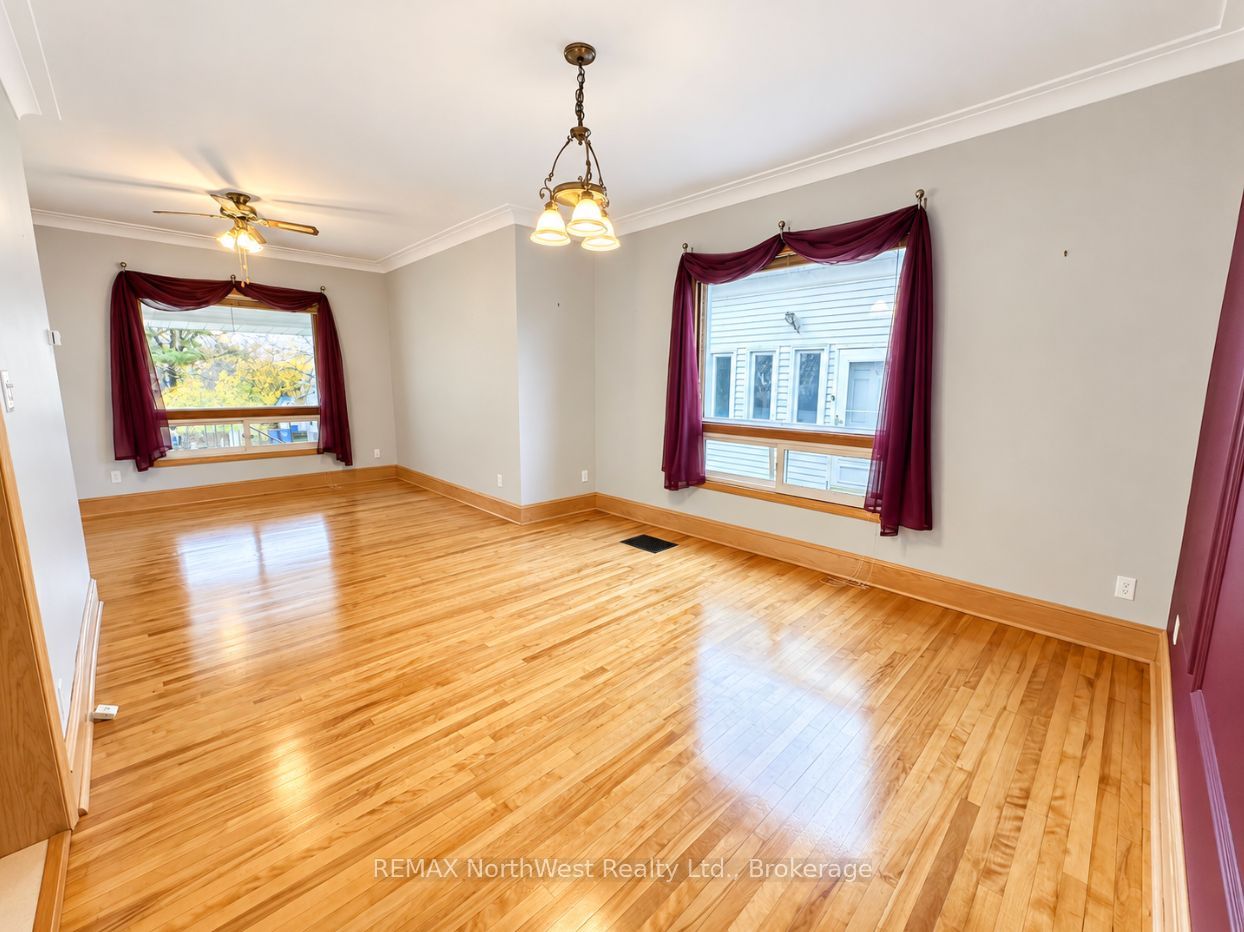 230 Fourth Street N Property Photo 10