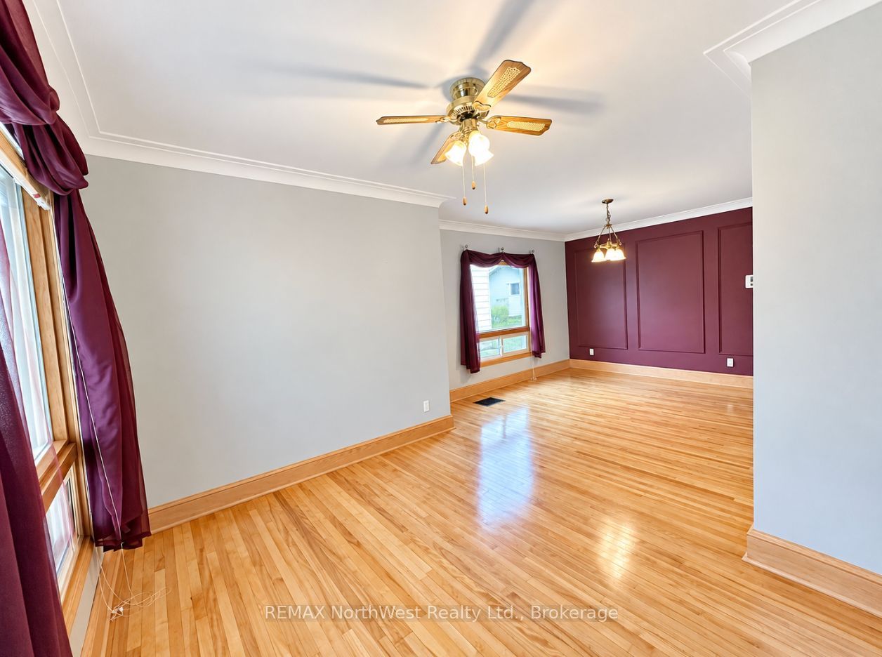 230 Fourth Street N Property Photo 12