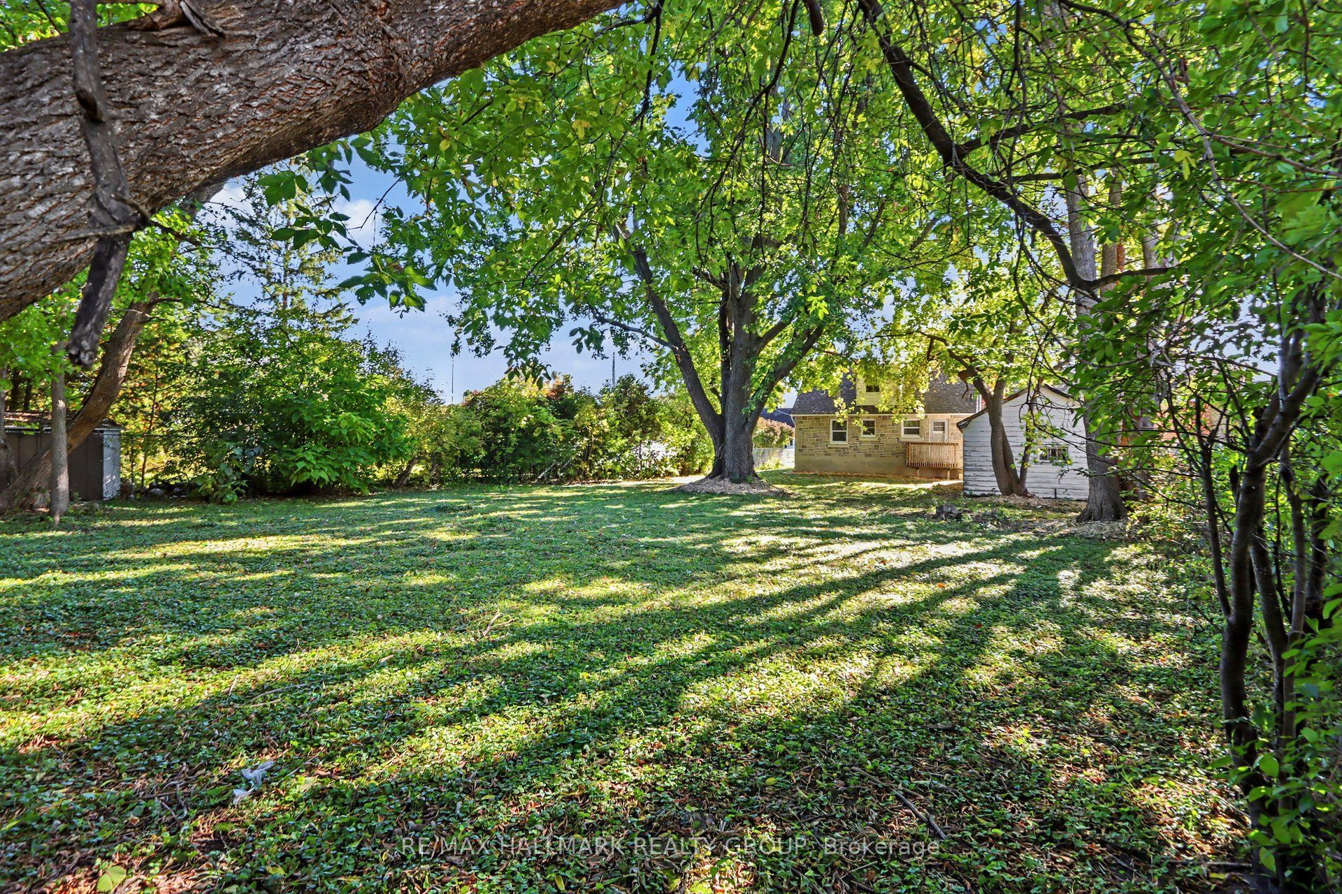1388 Normandy Crescent Property Photo 11