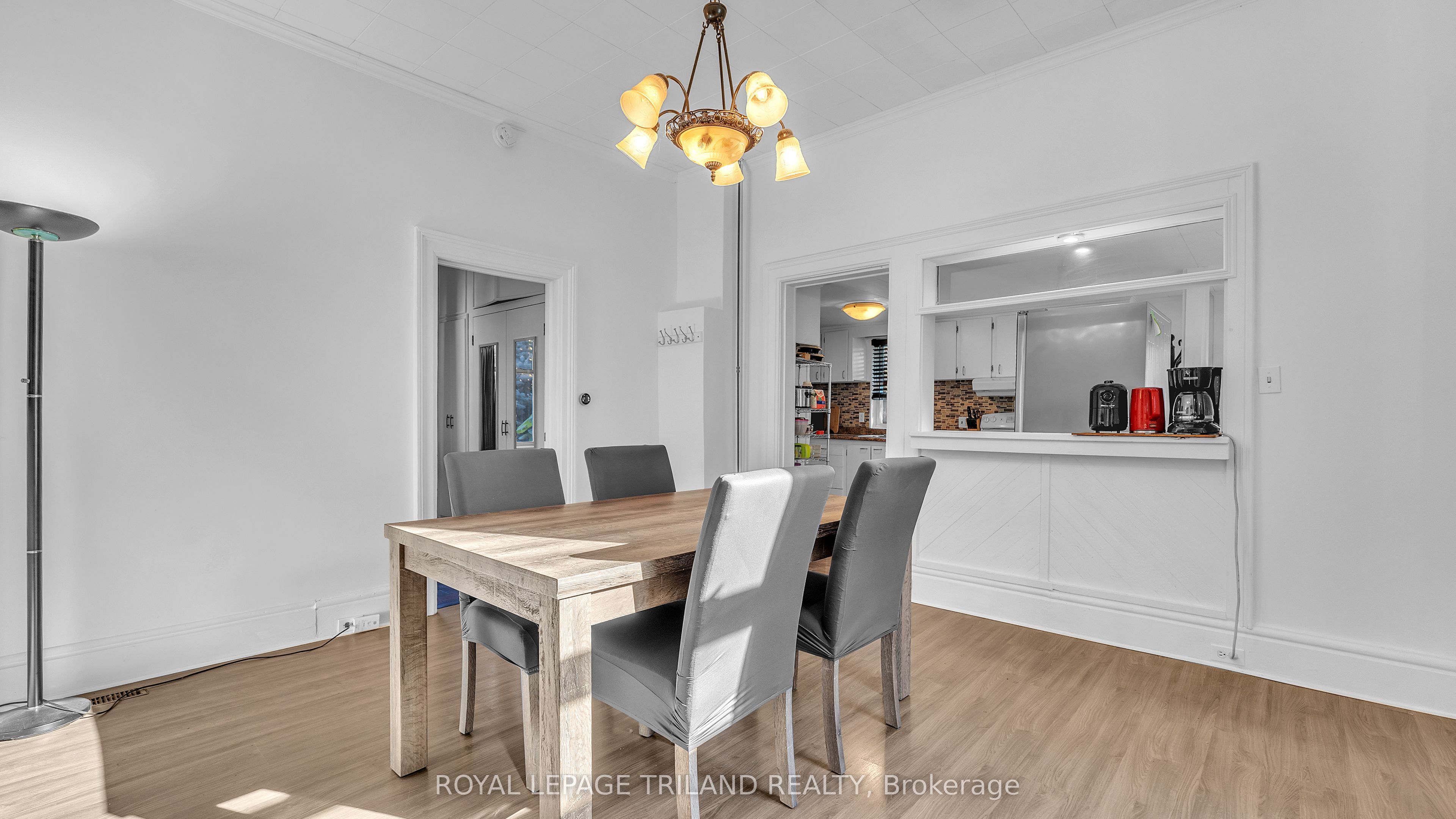 541 Nelson Street Property Photo 4