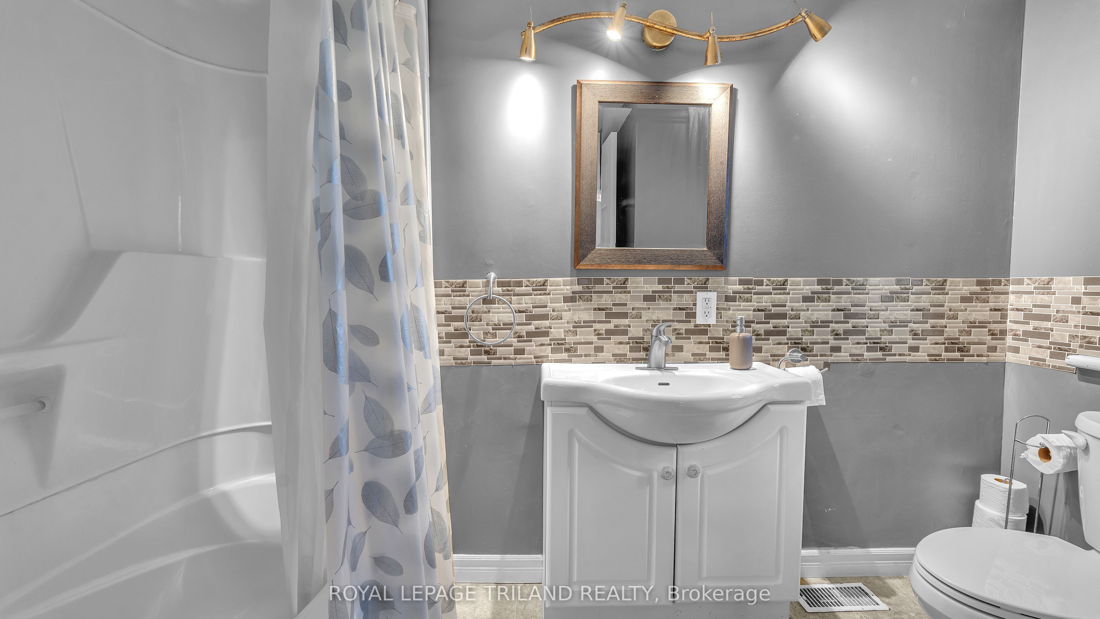 541 Nelson Street Property Photo 9