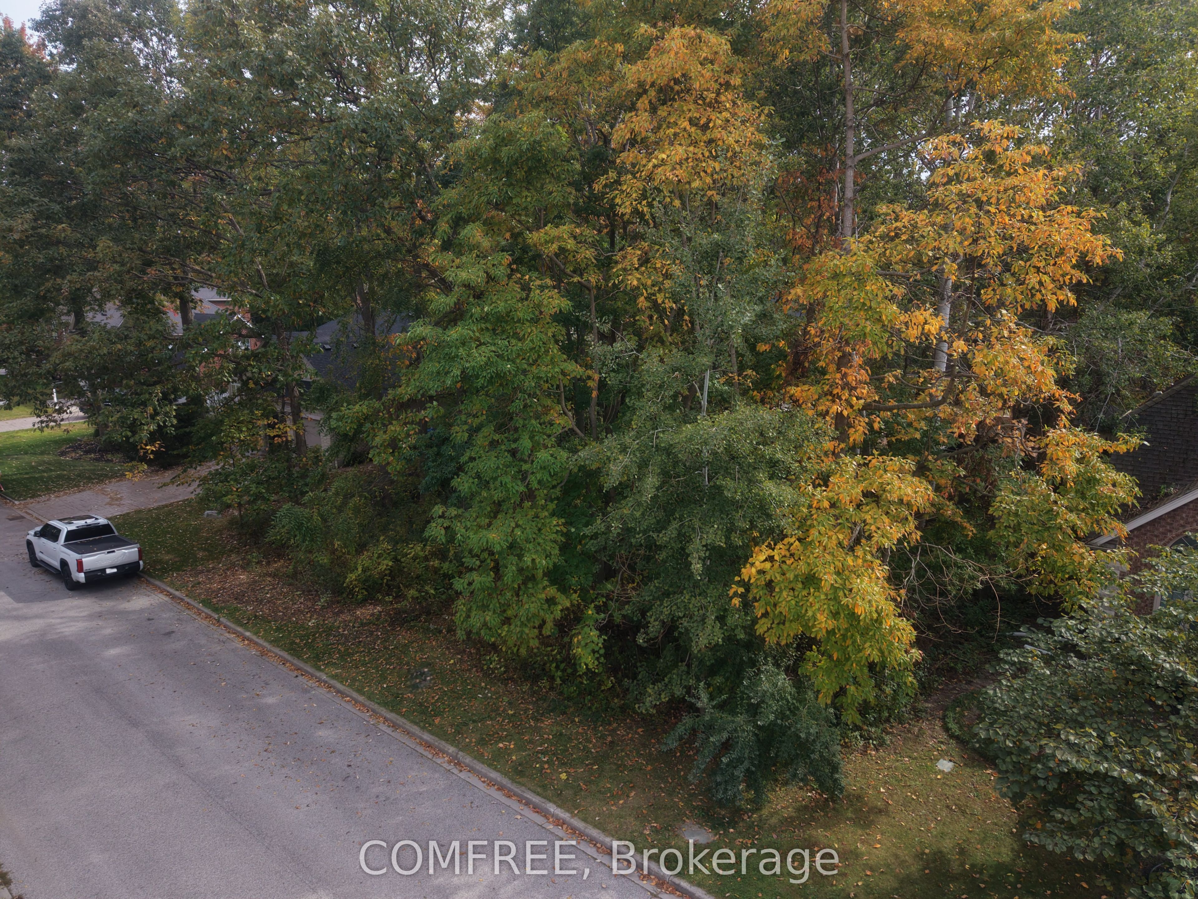 2215 Edgemore Avenue Property Photo 3