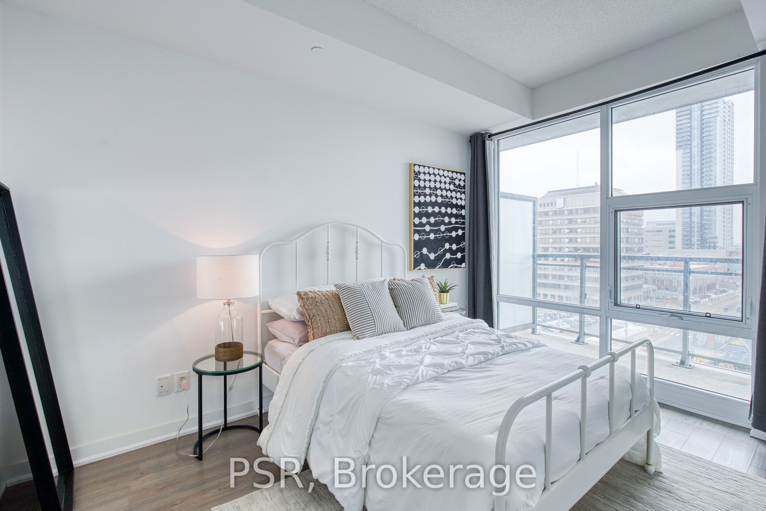 85 Duke Street 806 Property Photo 10