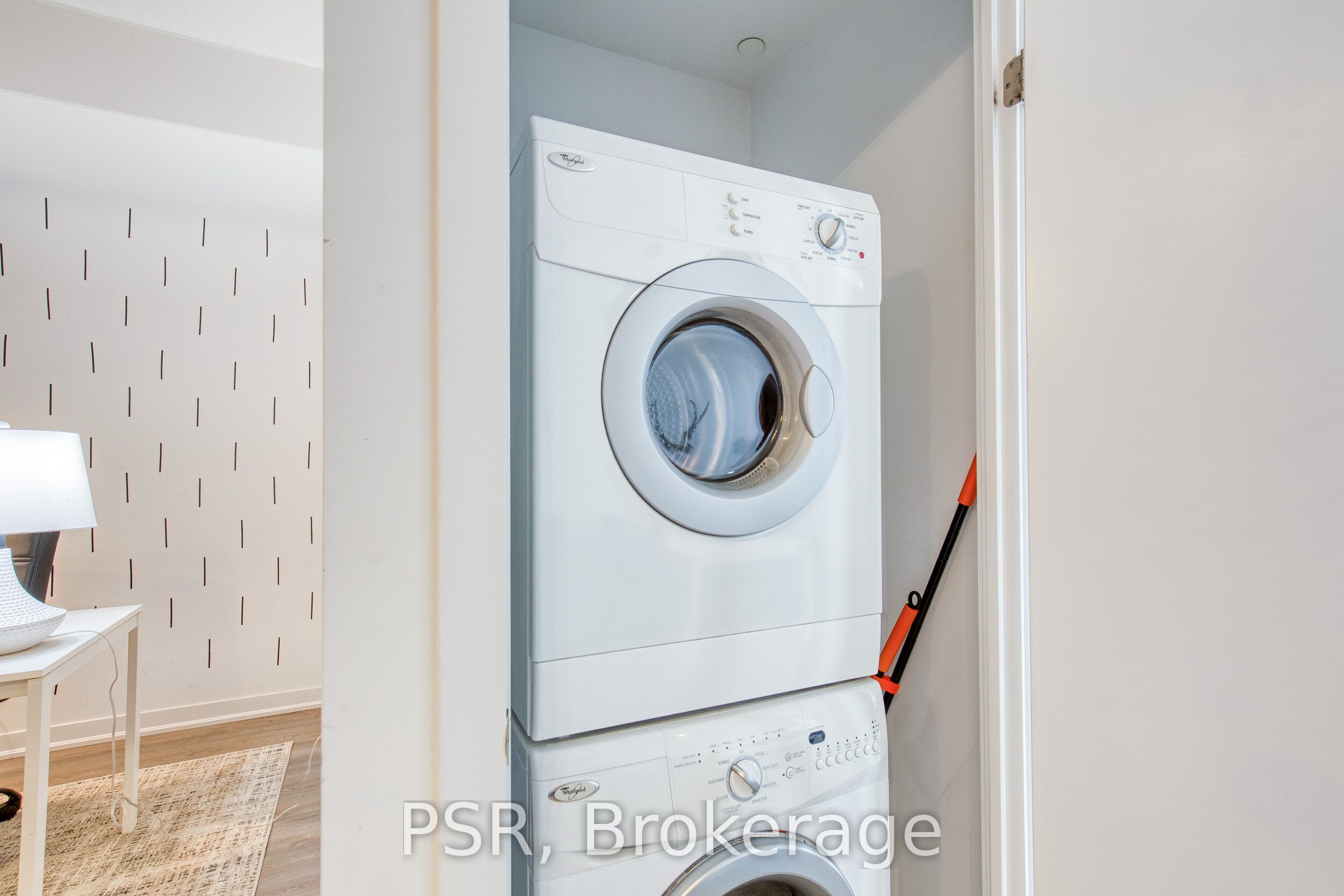 85 Duke Street 806 Property Photo 15