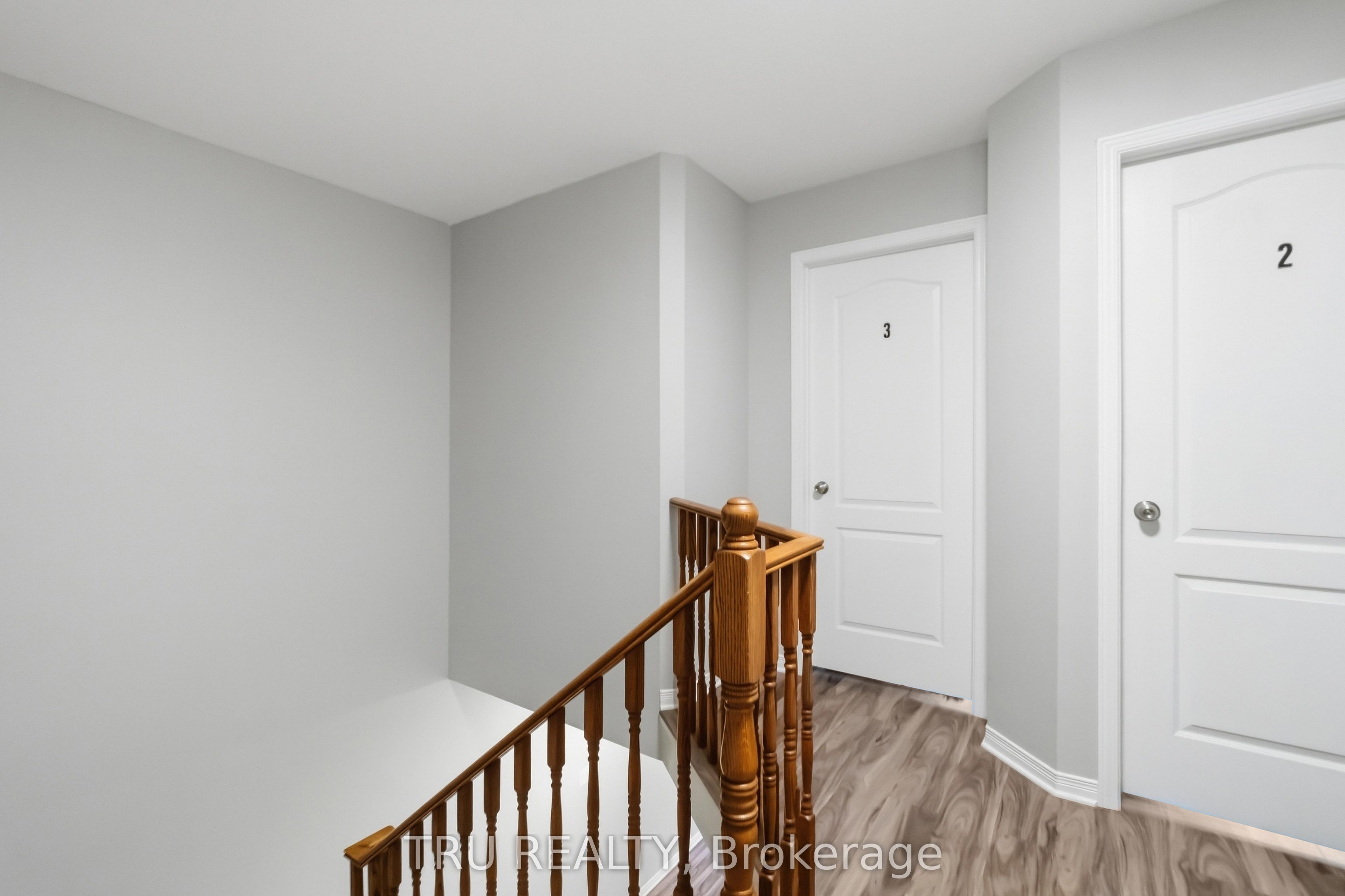 62 Hunter's Glen Crescent Property Photo 16