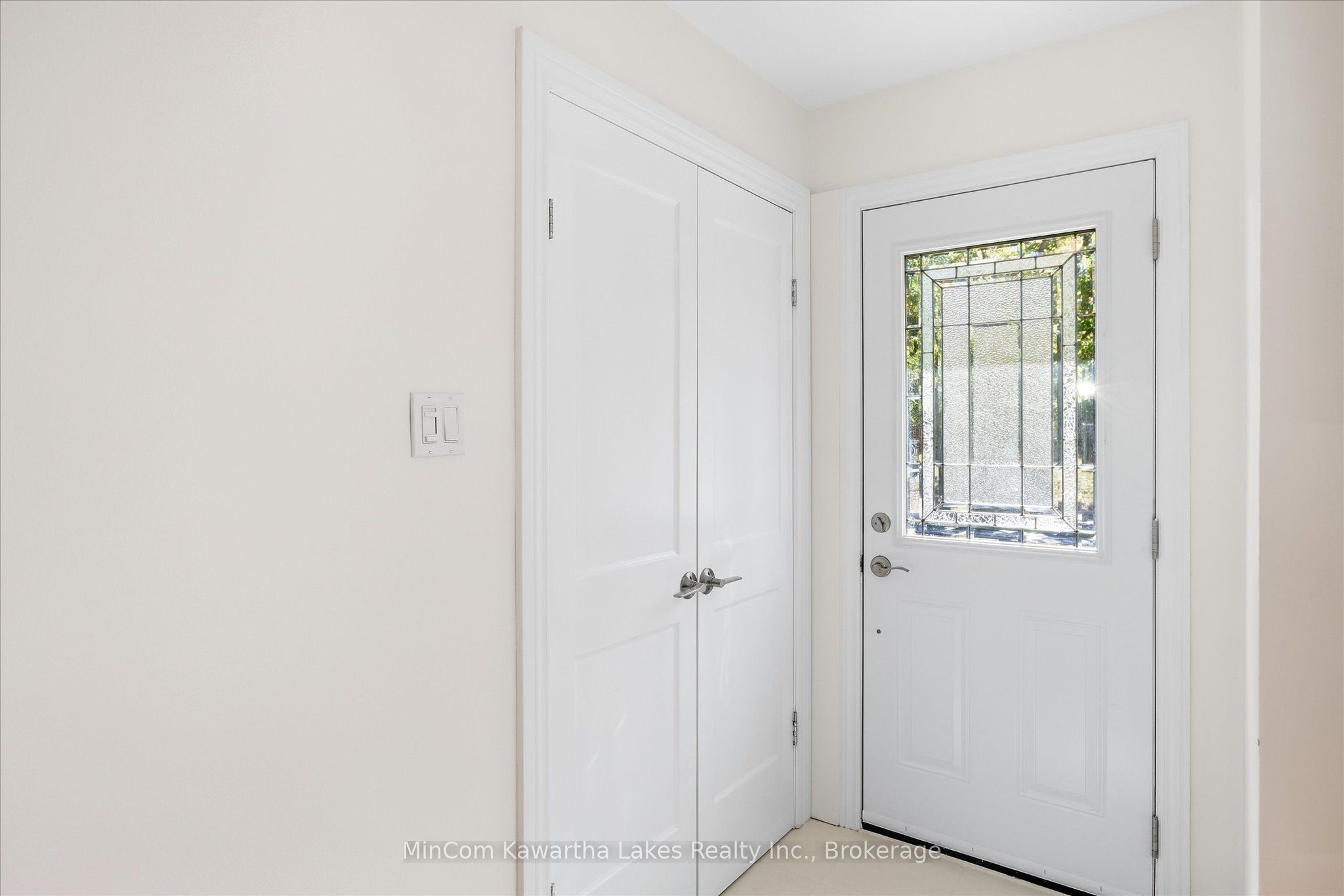 398 Applegrove Avenue Property Photo 5