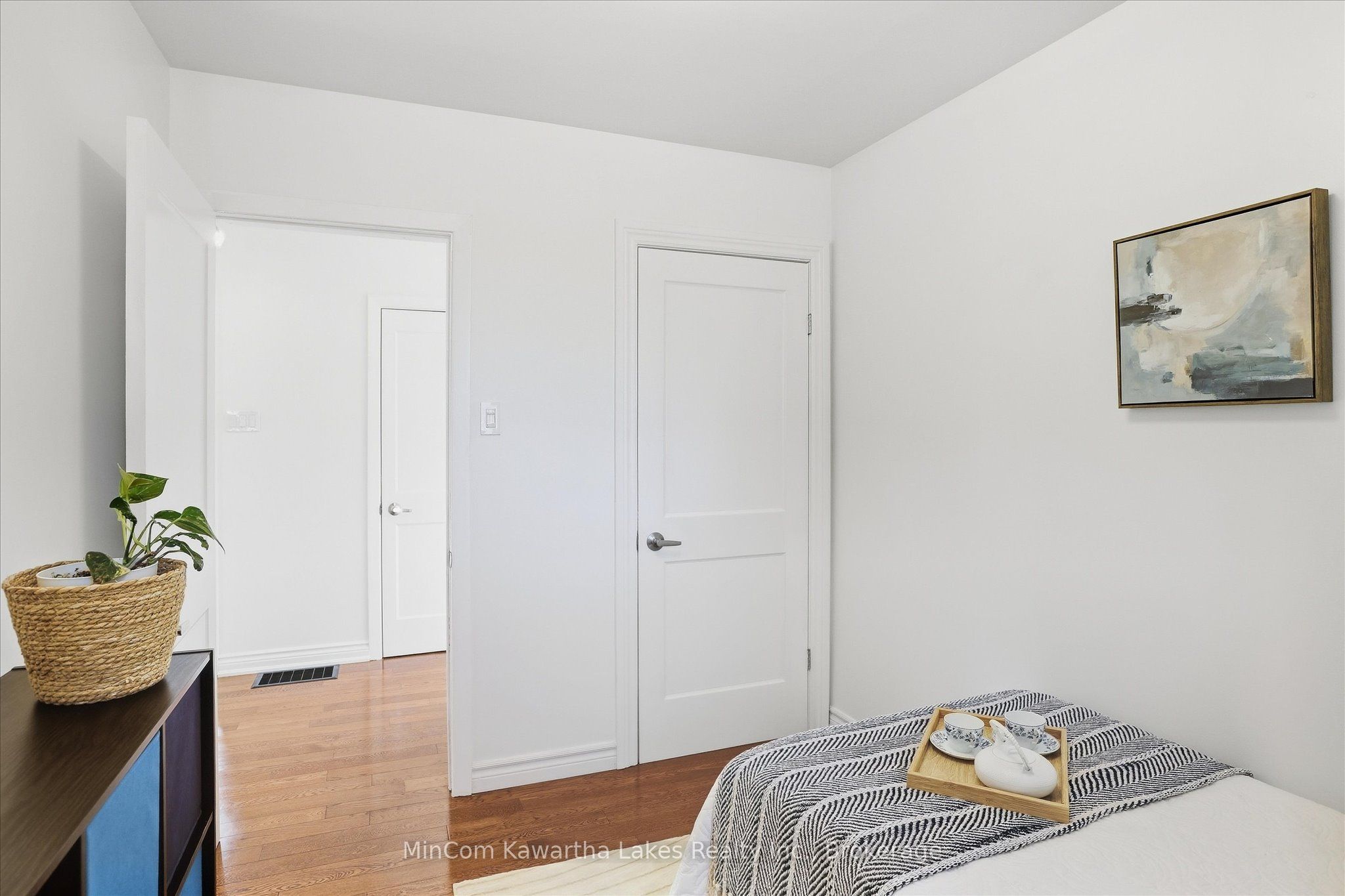 398 Applegrove Avenue Property Photo 24