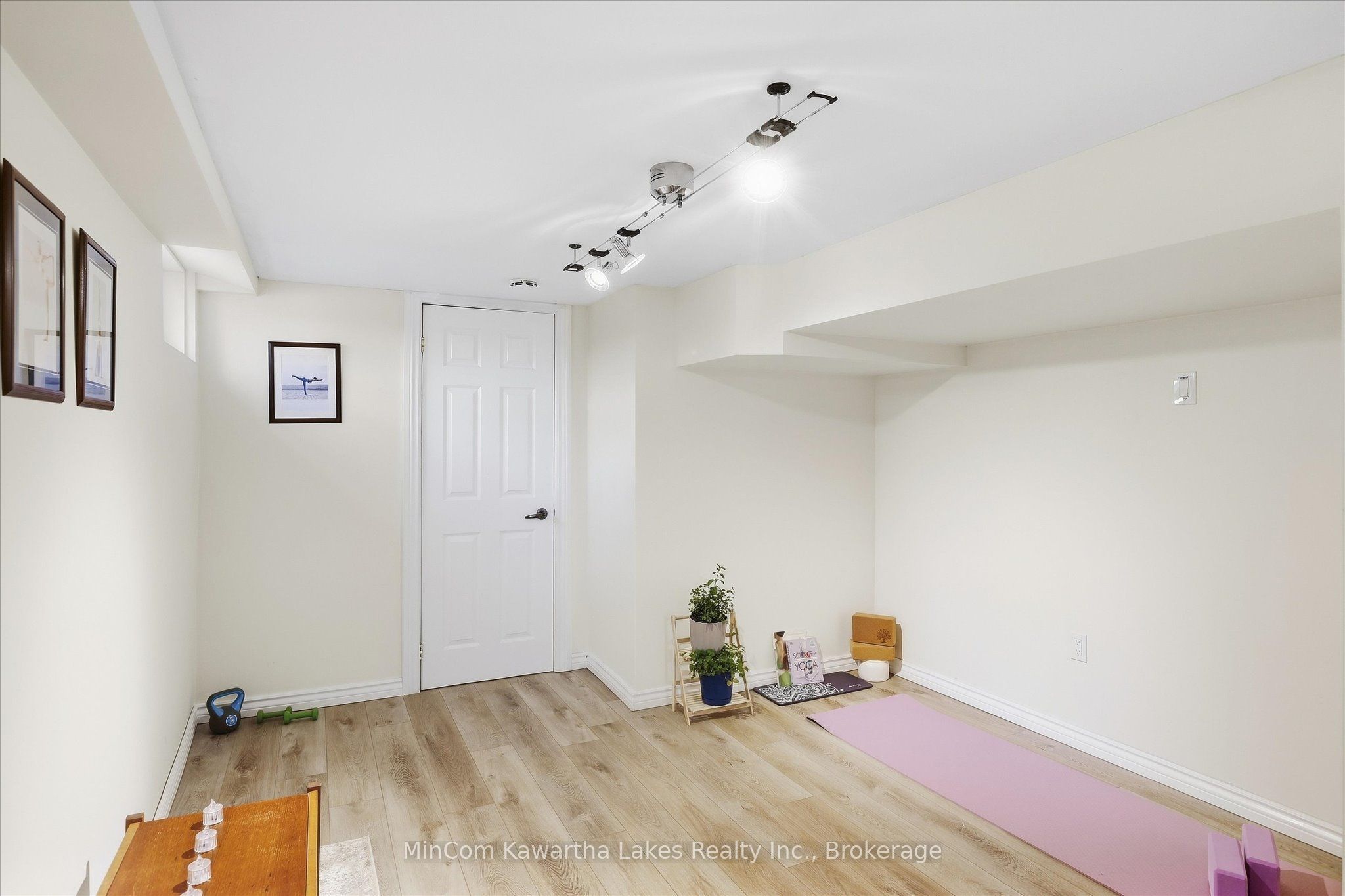 398 Applegrove Avenue Property Photo 33