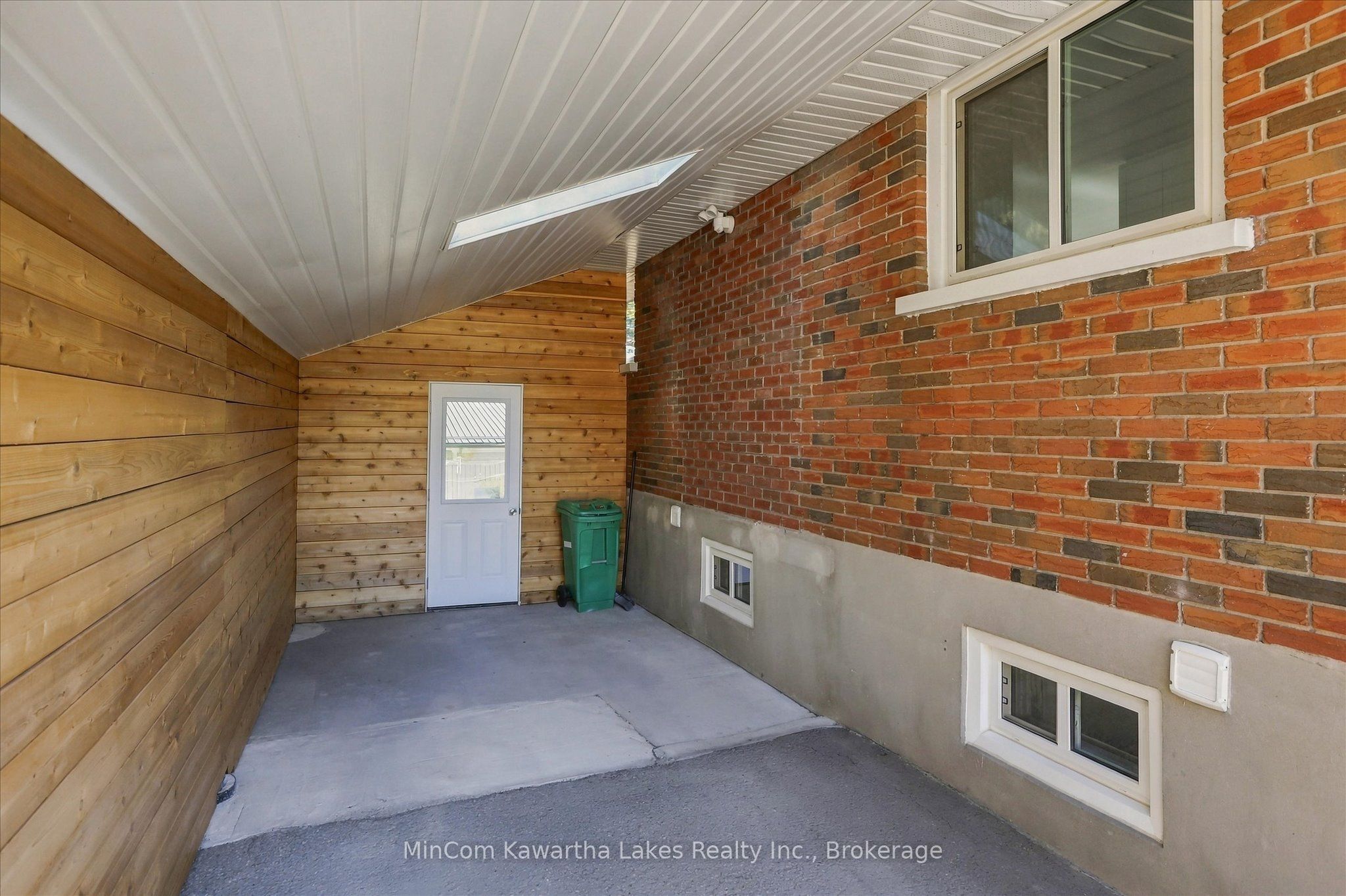 398 Applegrove Avenue Property Photo 37