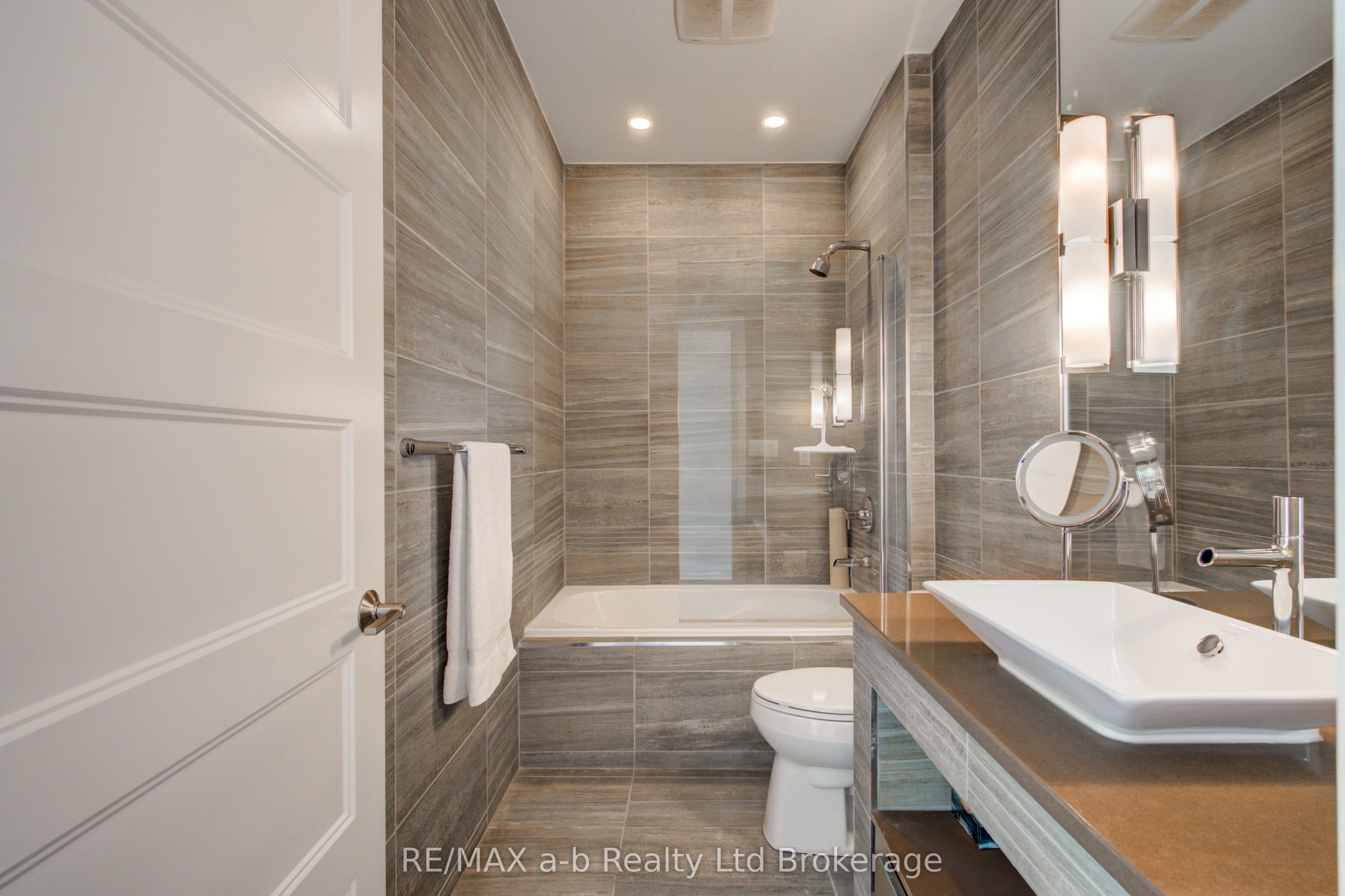 330 Ridout Street N 2702 Property Photo 14