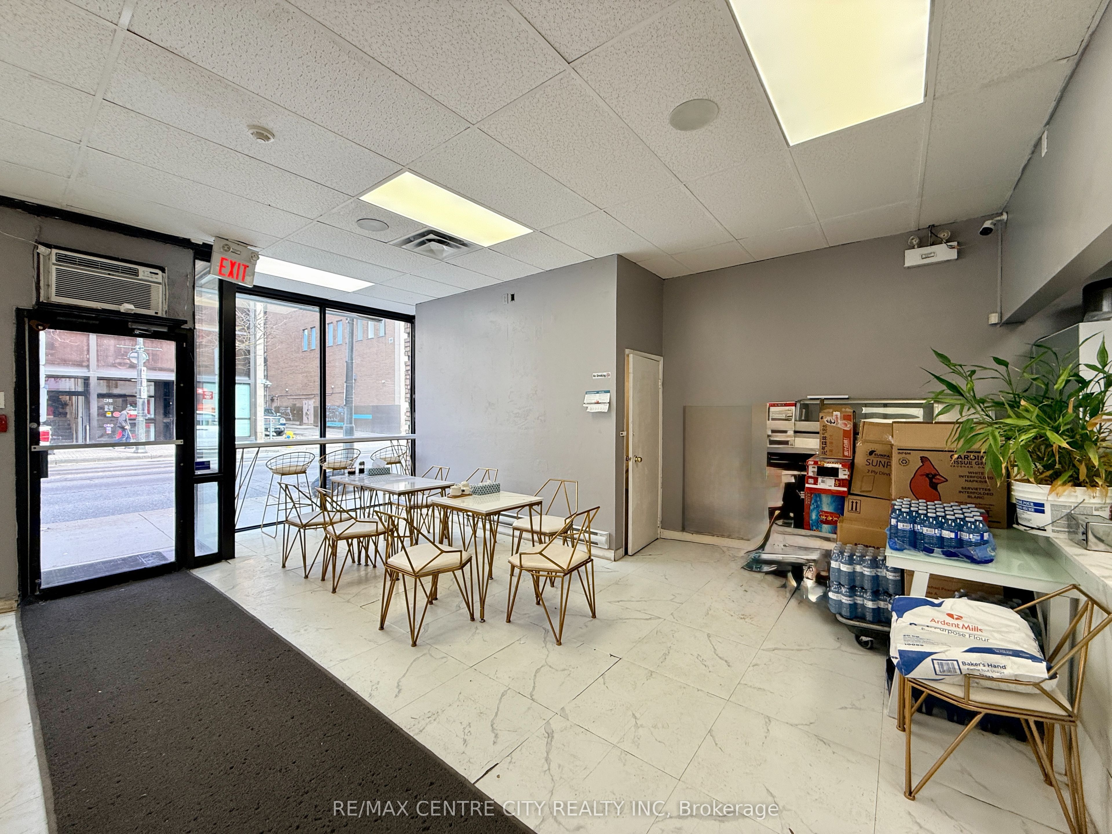 421 Richmond Street Property Photo 6
