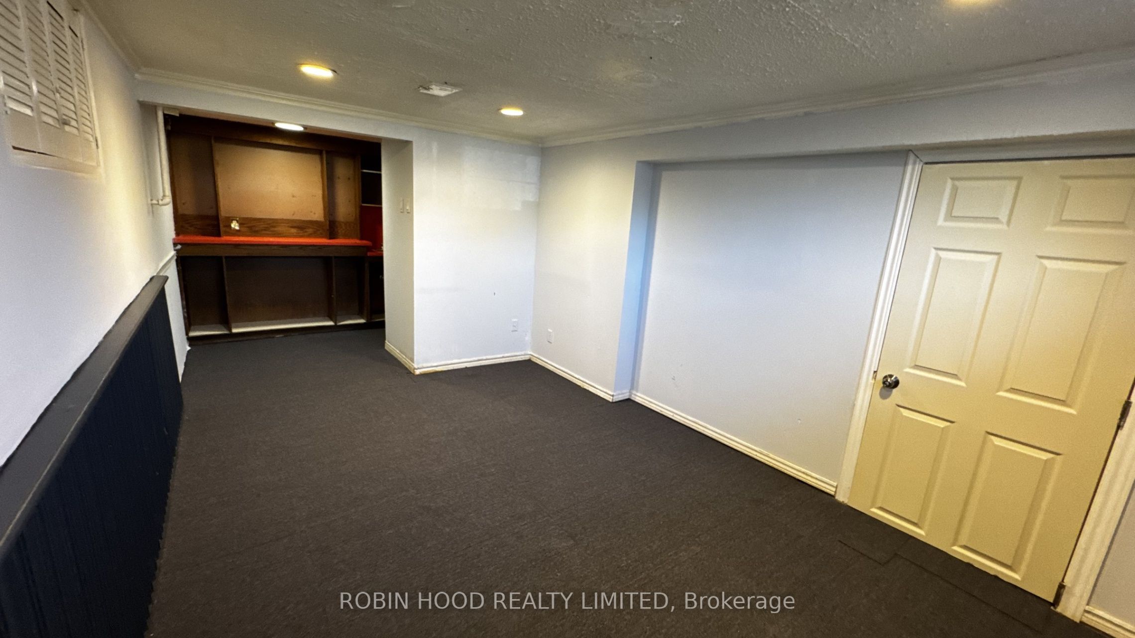 542 Mohawk Road E Property Photo 12