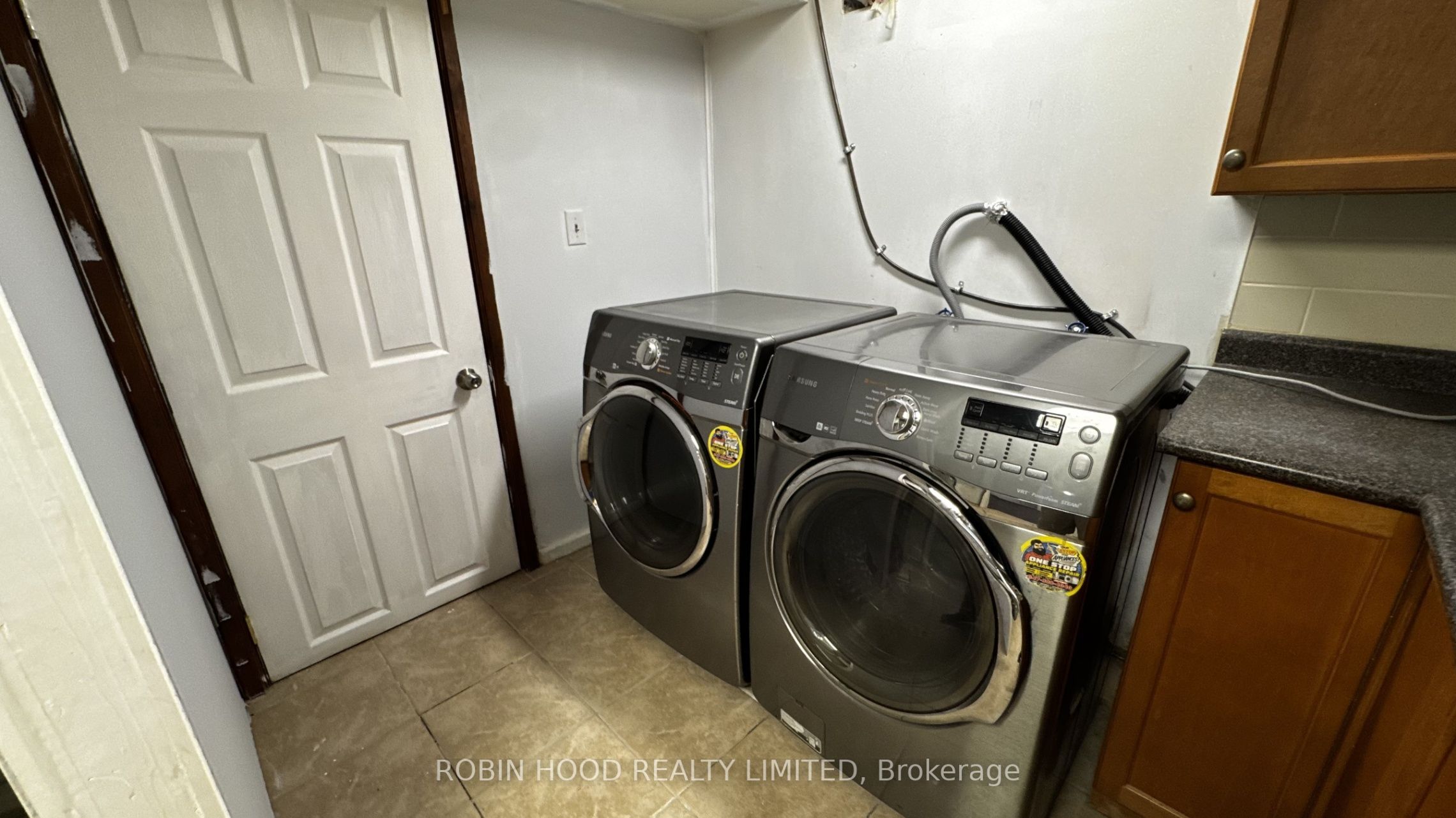 542 Mohawk Road E Property Photo 13