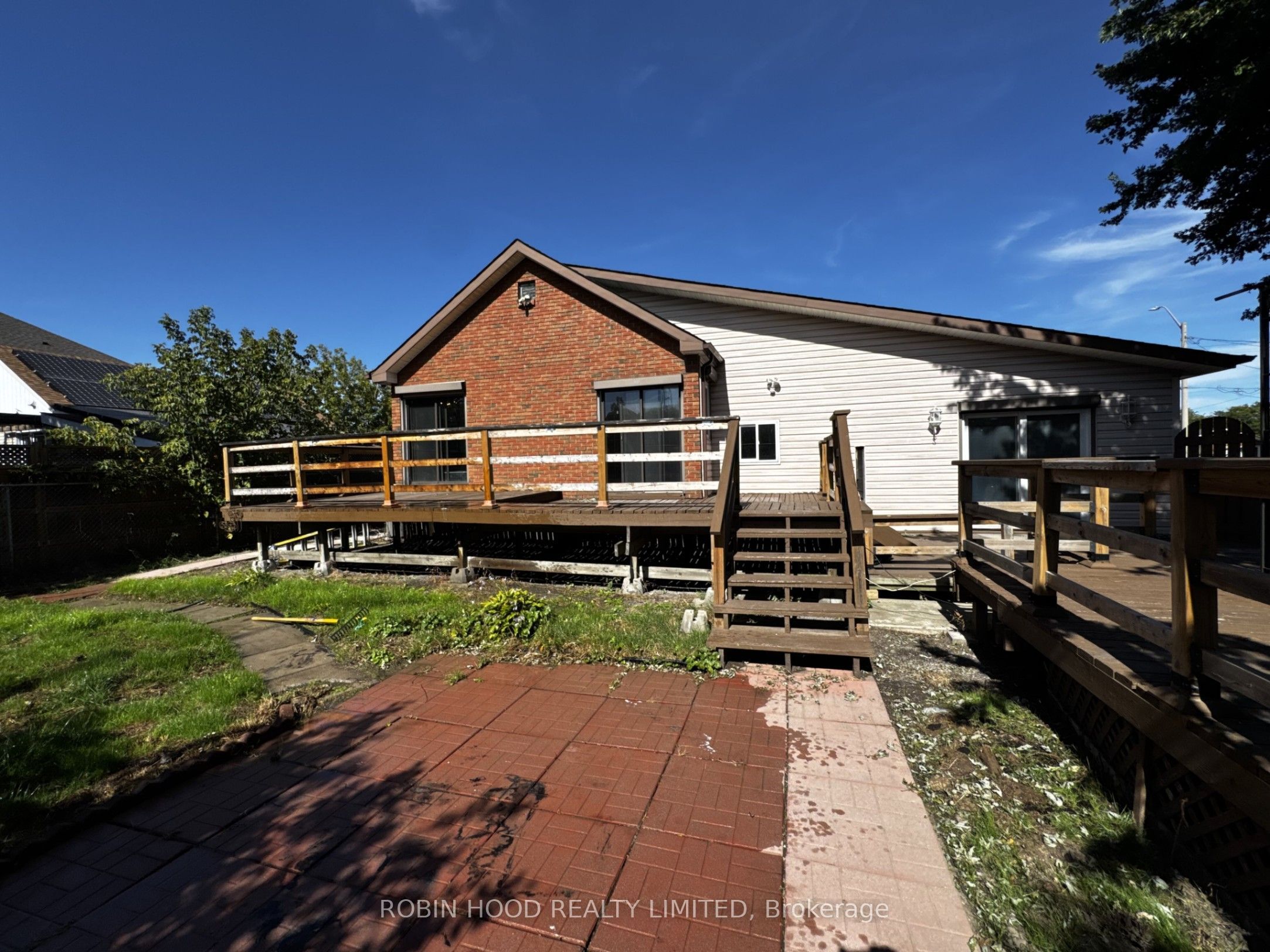 542 Mohawk Road E Property Photo 17