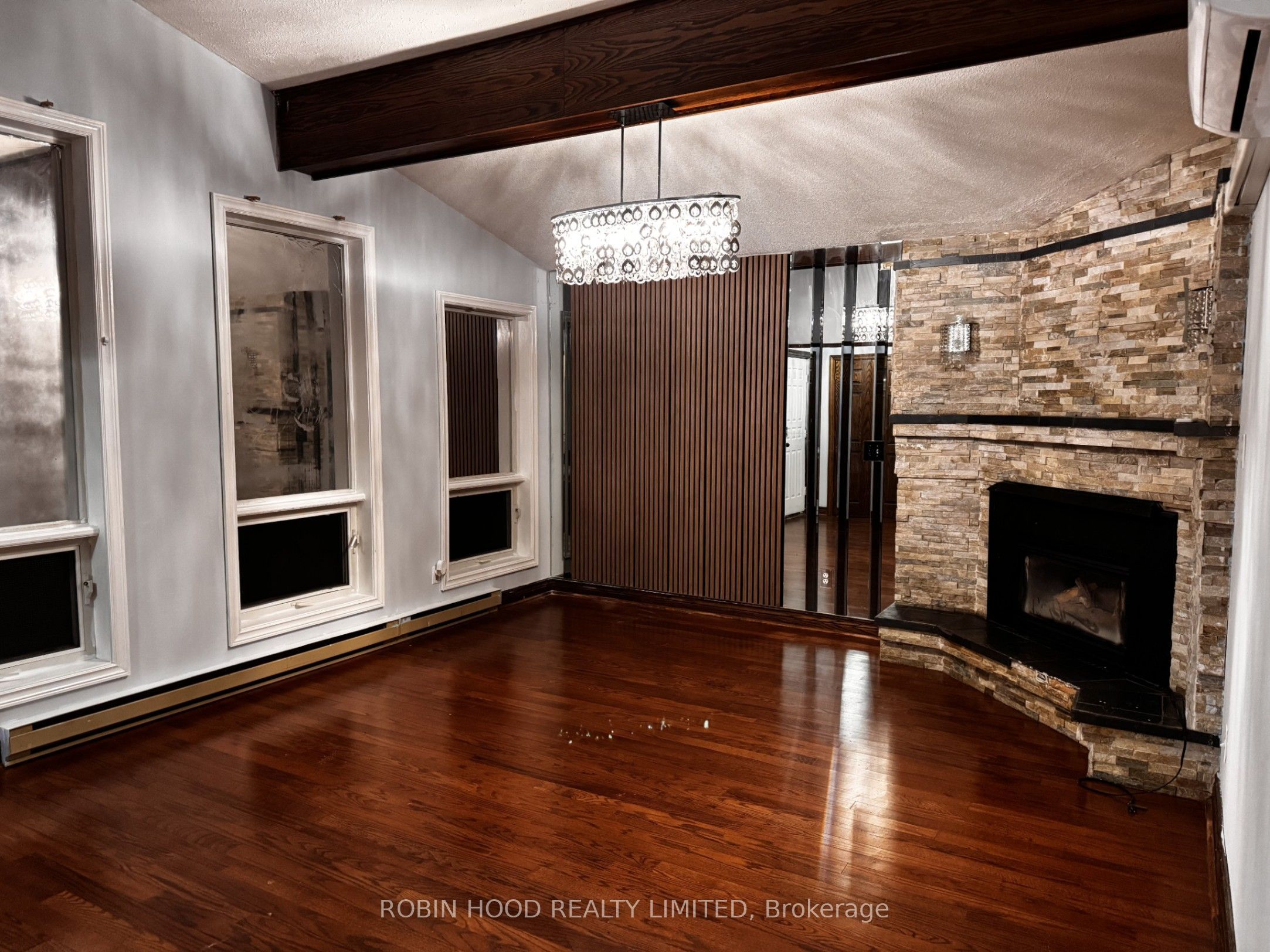 542 Mohawk Road E Property Photo 20