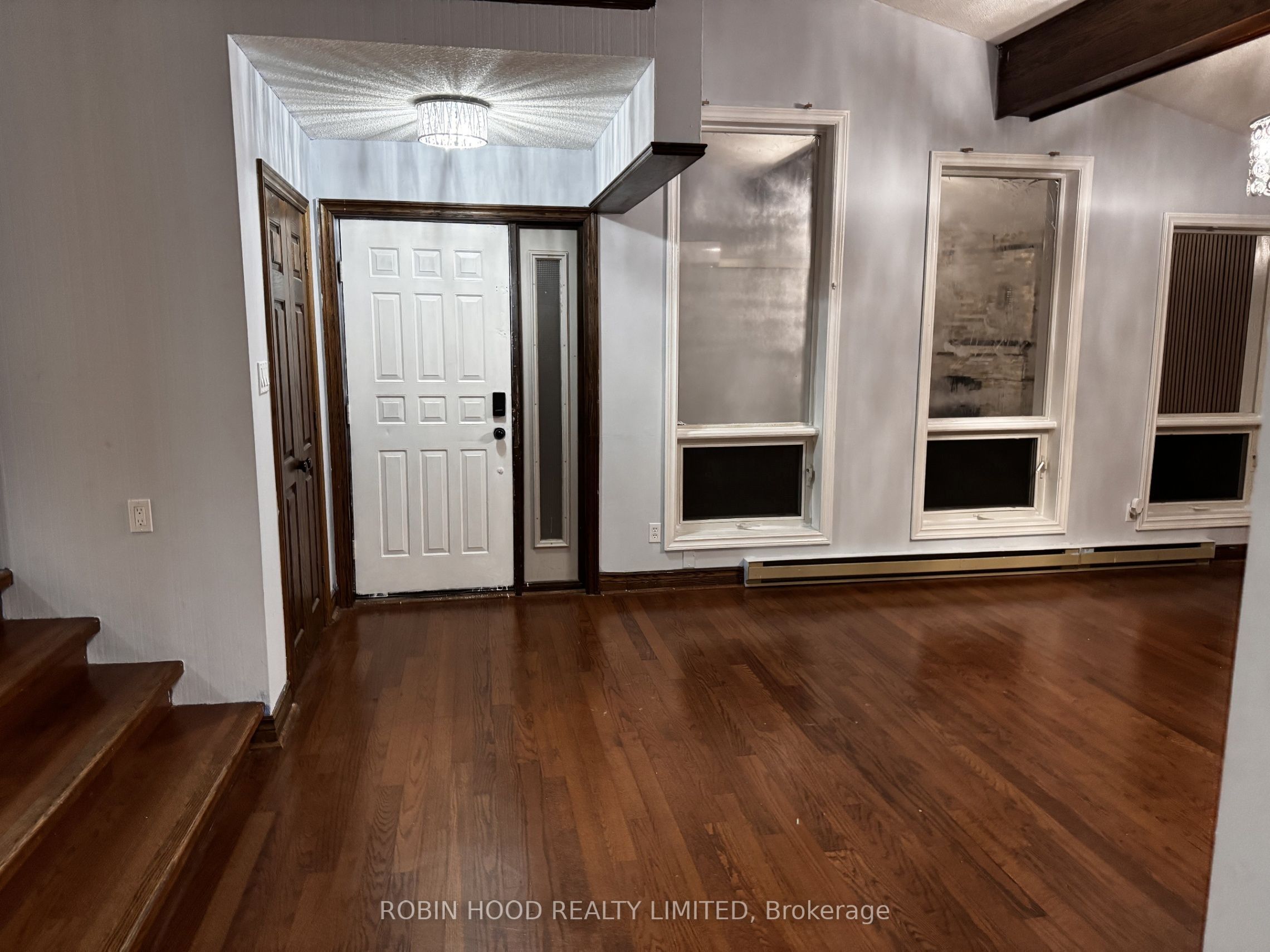 542 Mohawk Road E Property Photo 21