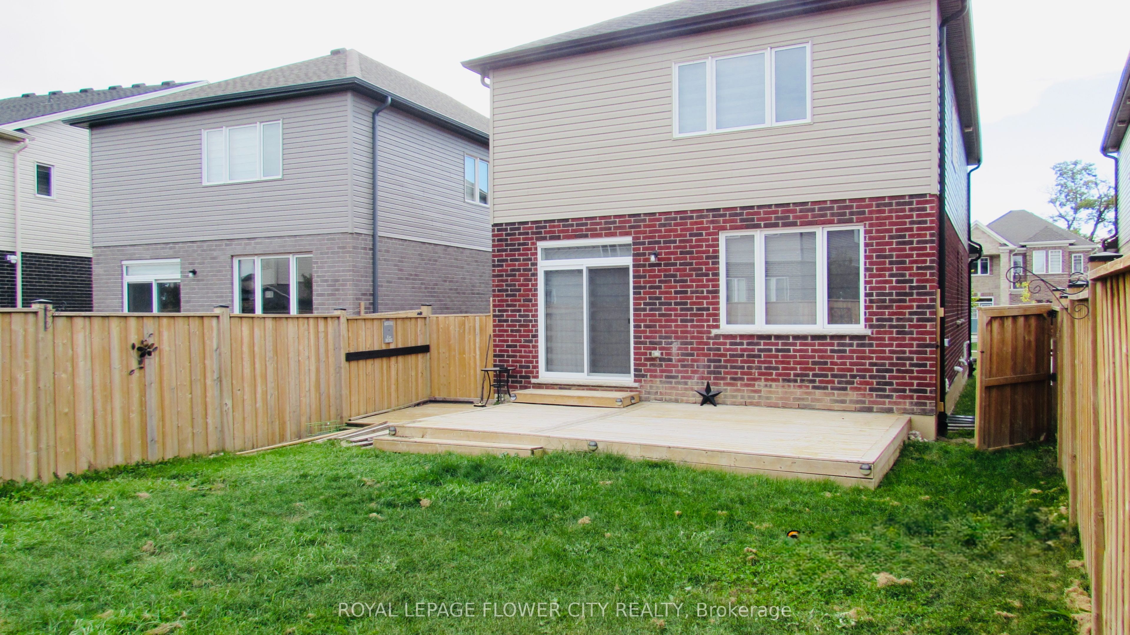 281 Freure Drive Property Photo 7