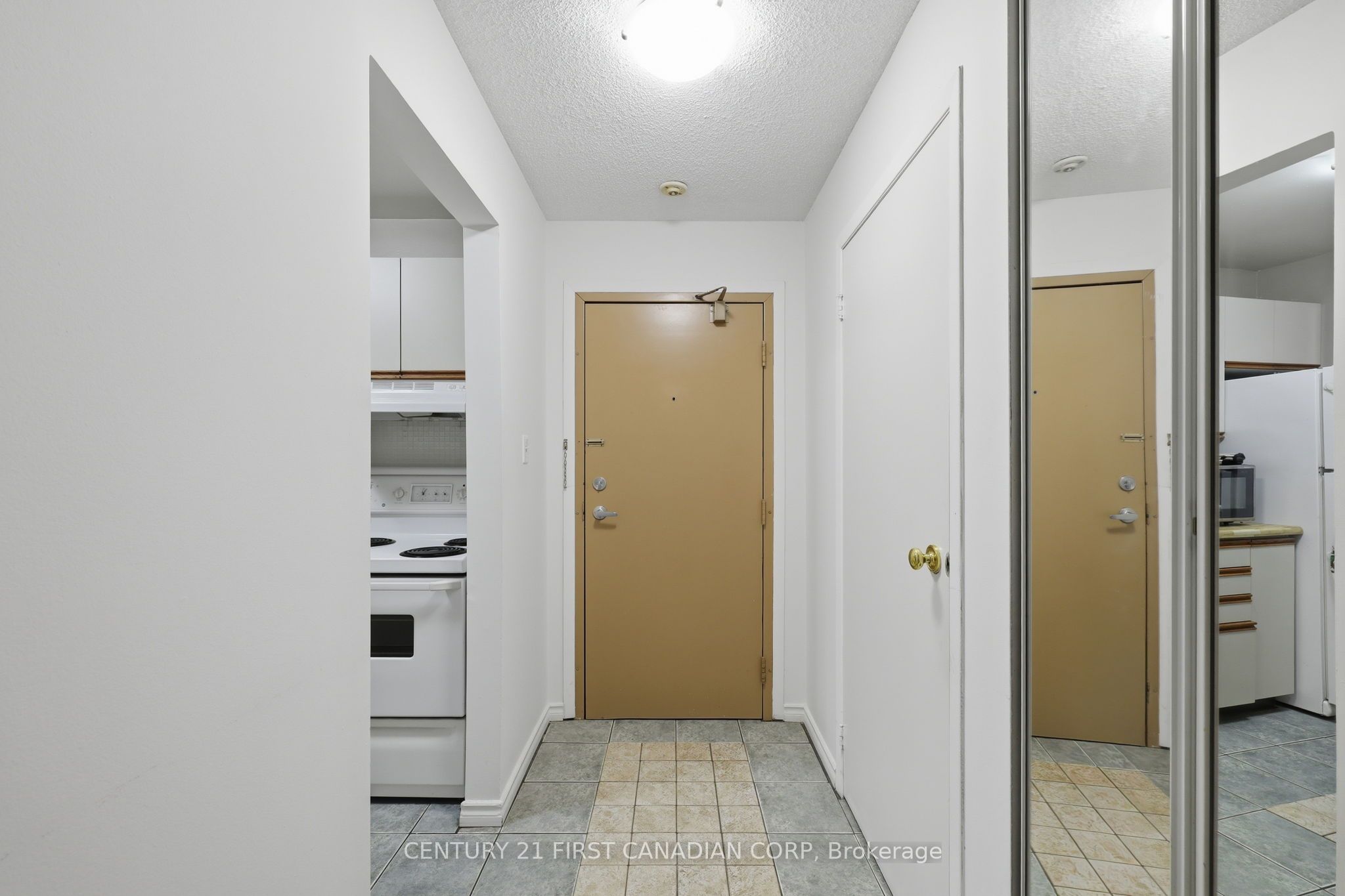 2228 Trafalgar Street 201 Property Photo 3